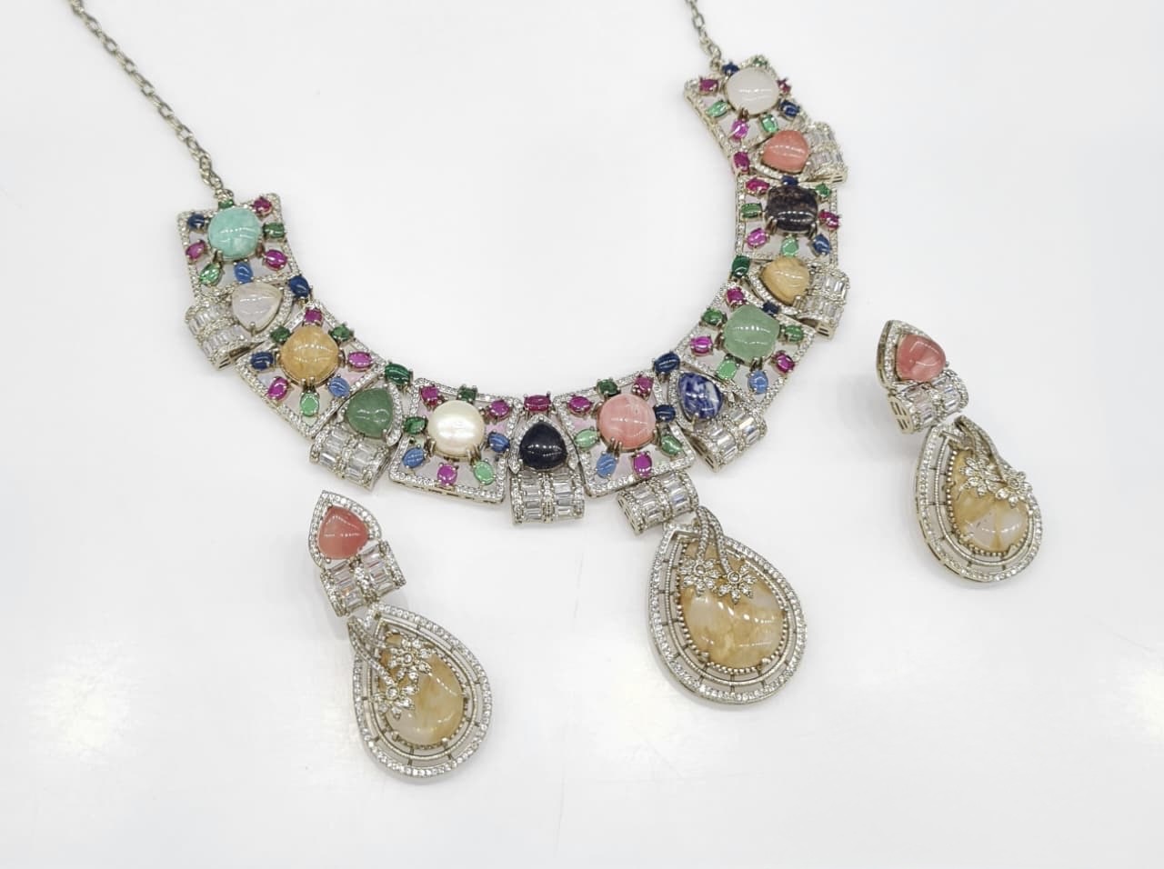 Sabyasachi Necklace 10040 - 10
