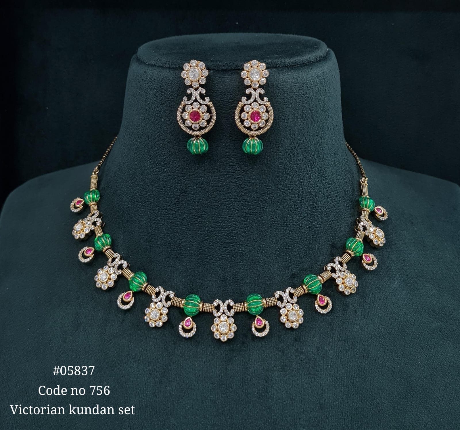 Kundan Necklace 05837 - 3