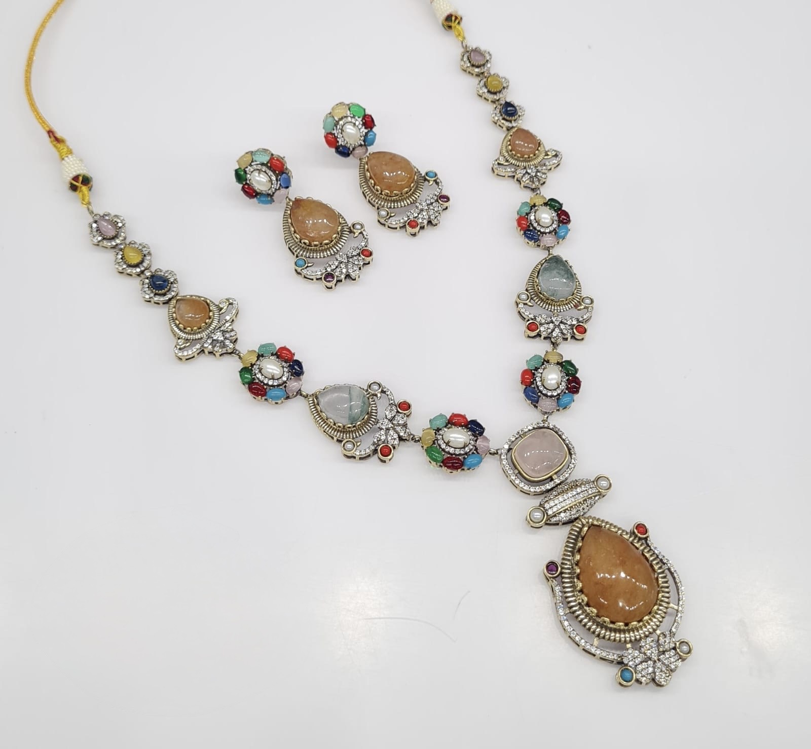 Sabyasachi Necklace 08649 - 4