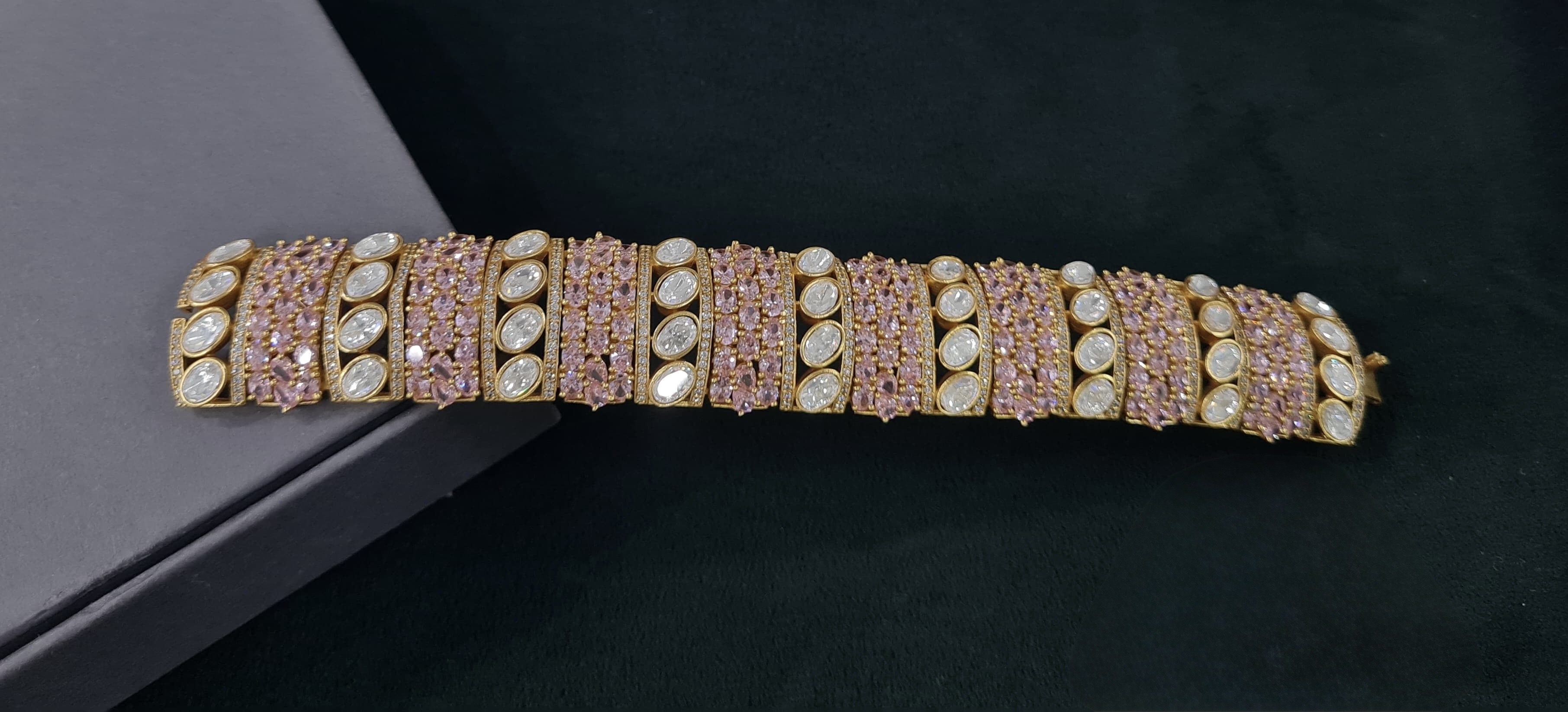 Kundan Bracelet 06434 - 5
