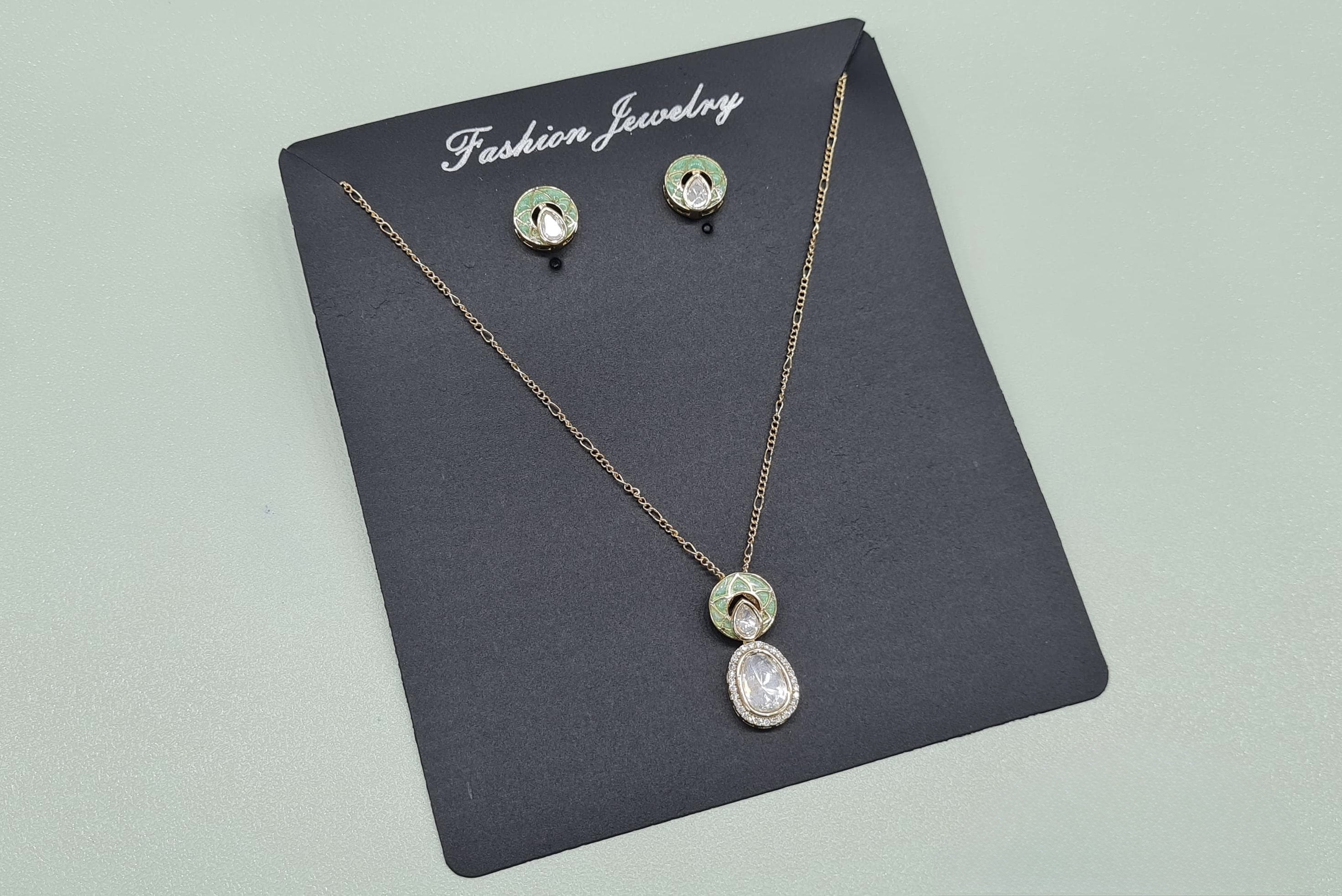 Kundan Dainty Pendant 07912 - 6