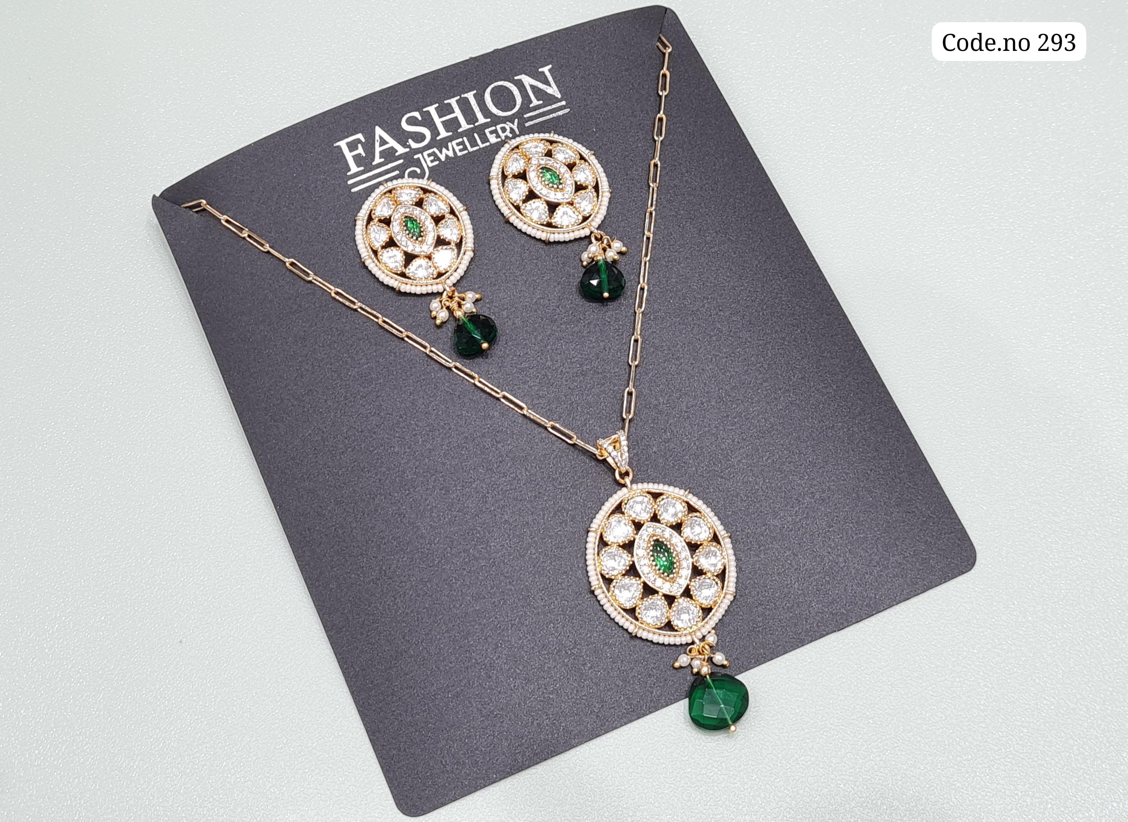 Kundan Pendant 03413