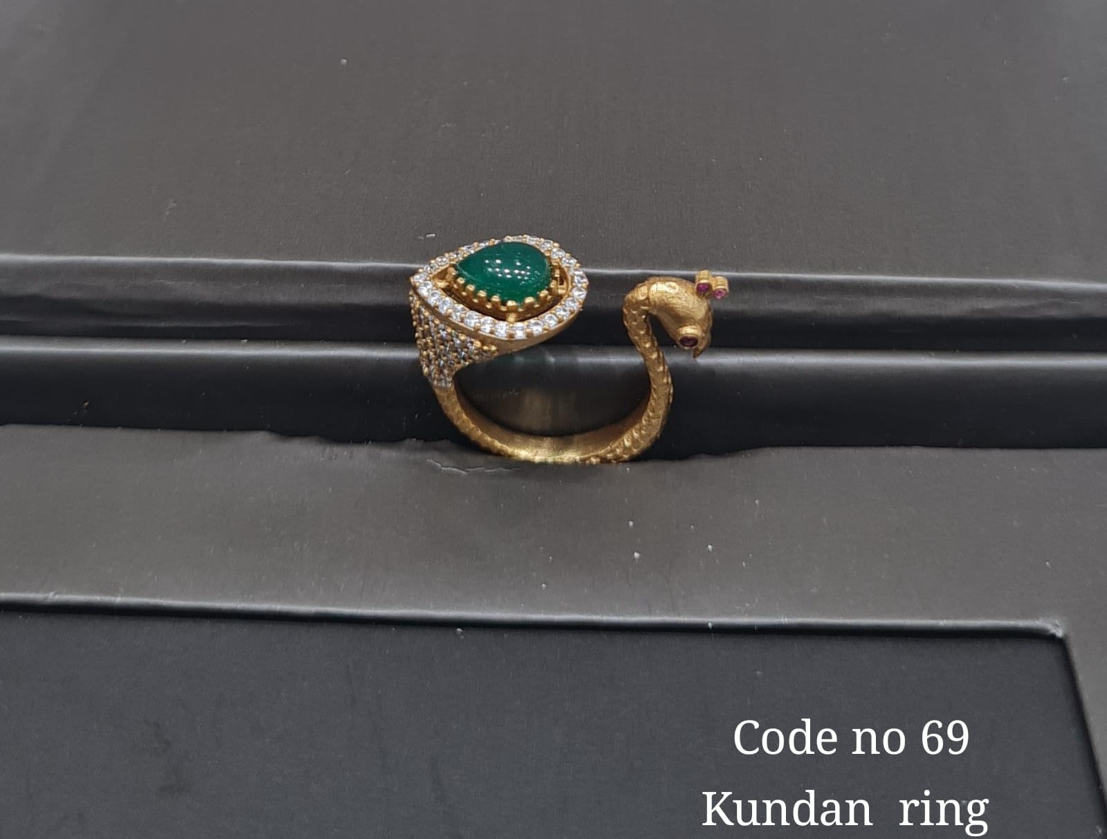 Kundan finger ring 00129