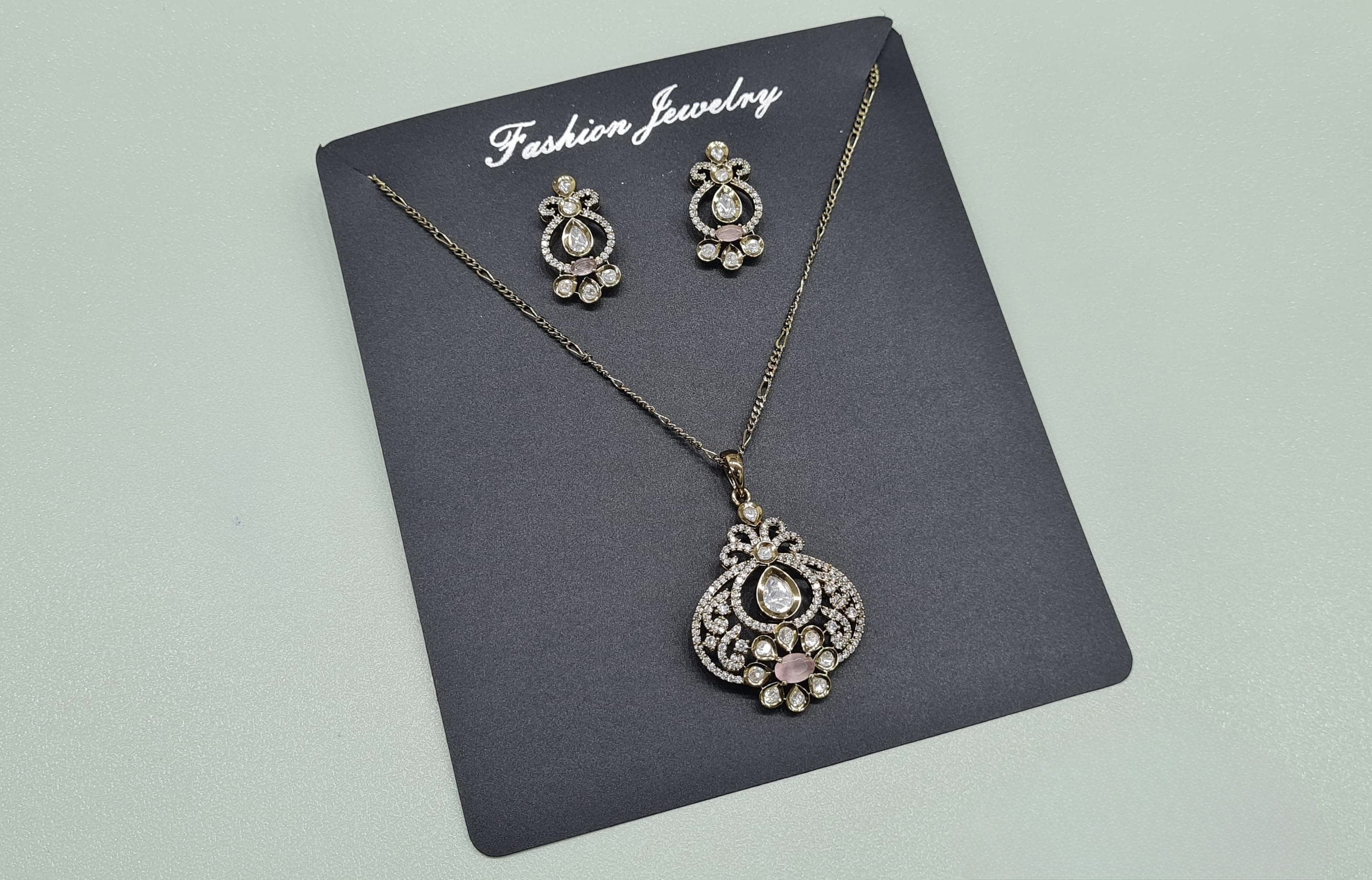 Kundan Pendant 08523 - 7