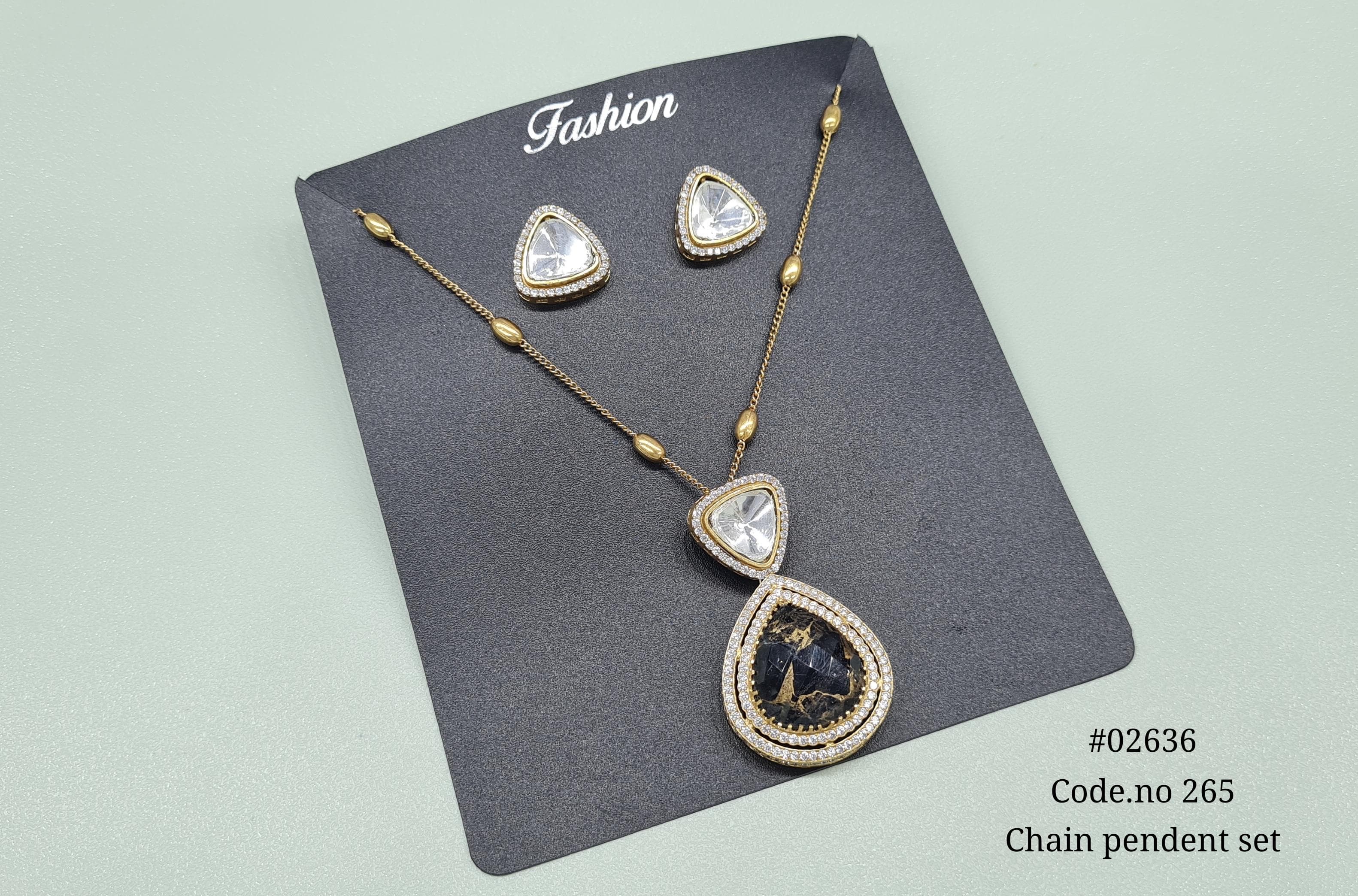 Kundan Pendant 02636 - 8