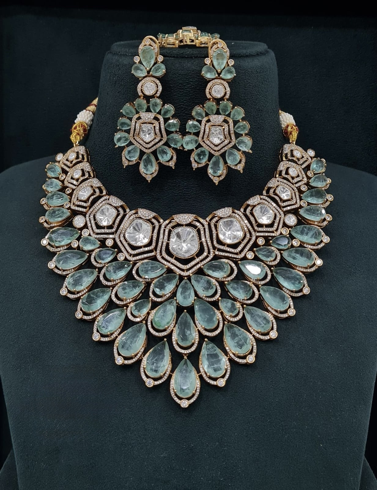 Victorian Bride Set 08061 - 3