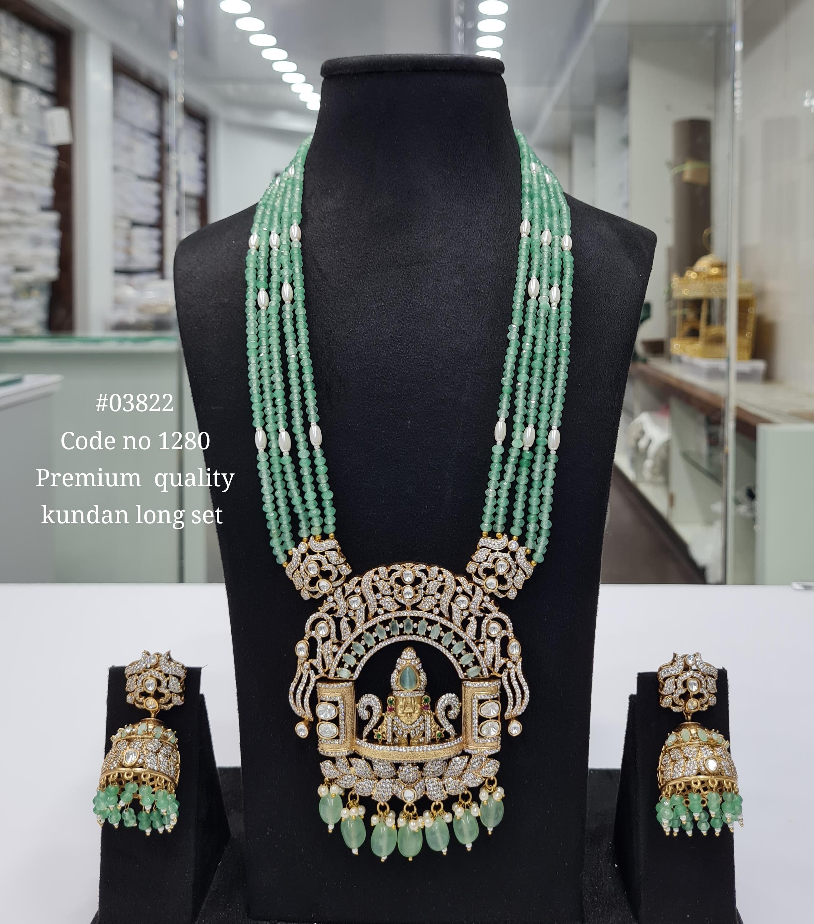 Kundan Balaji Pendant 03822 - 3