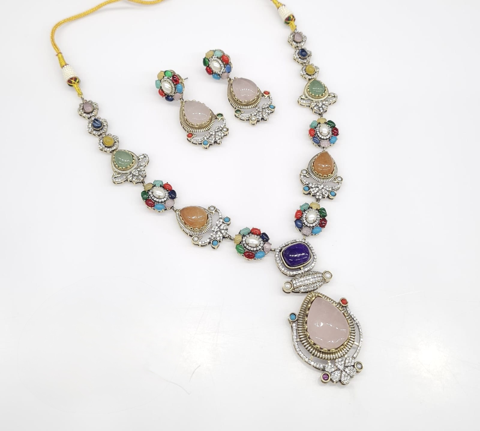 Sabyasachi Necklace 08649 - 3