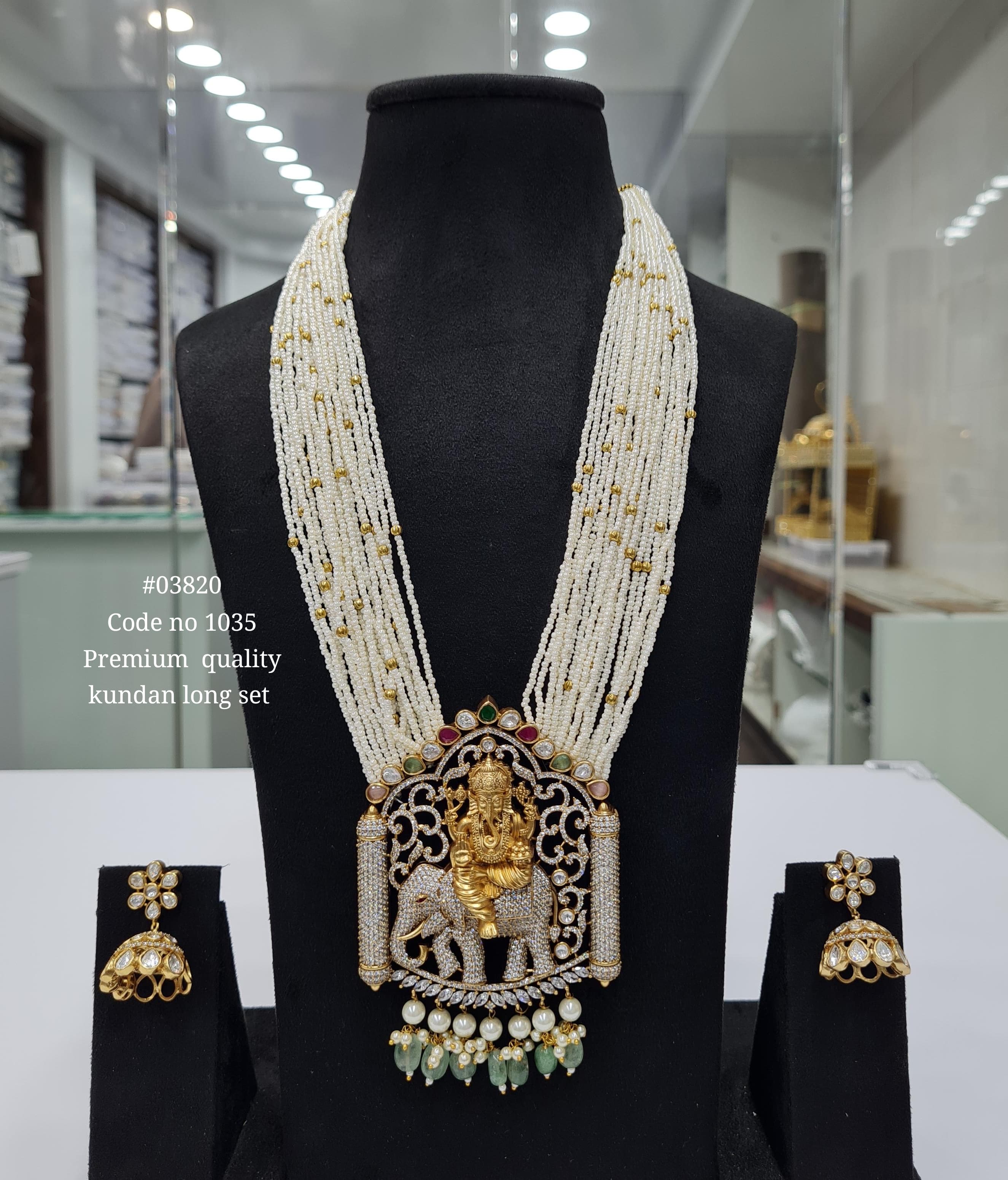 Kundan Temple Pendant 03820