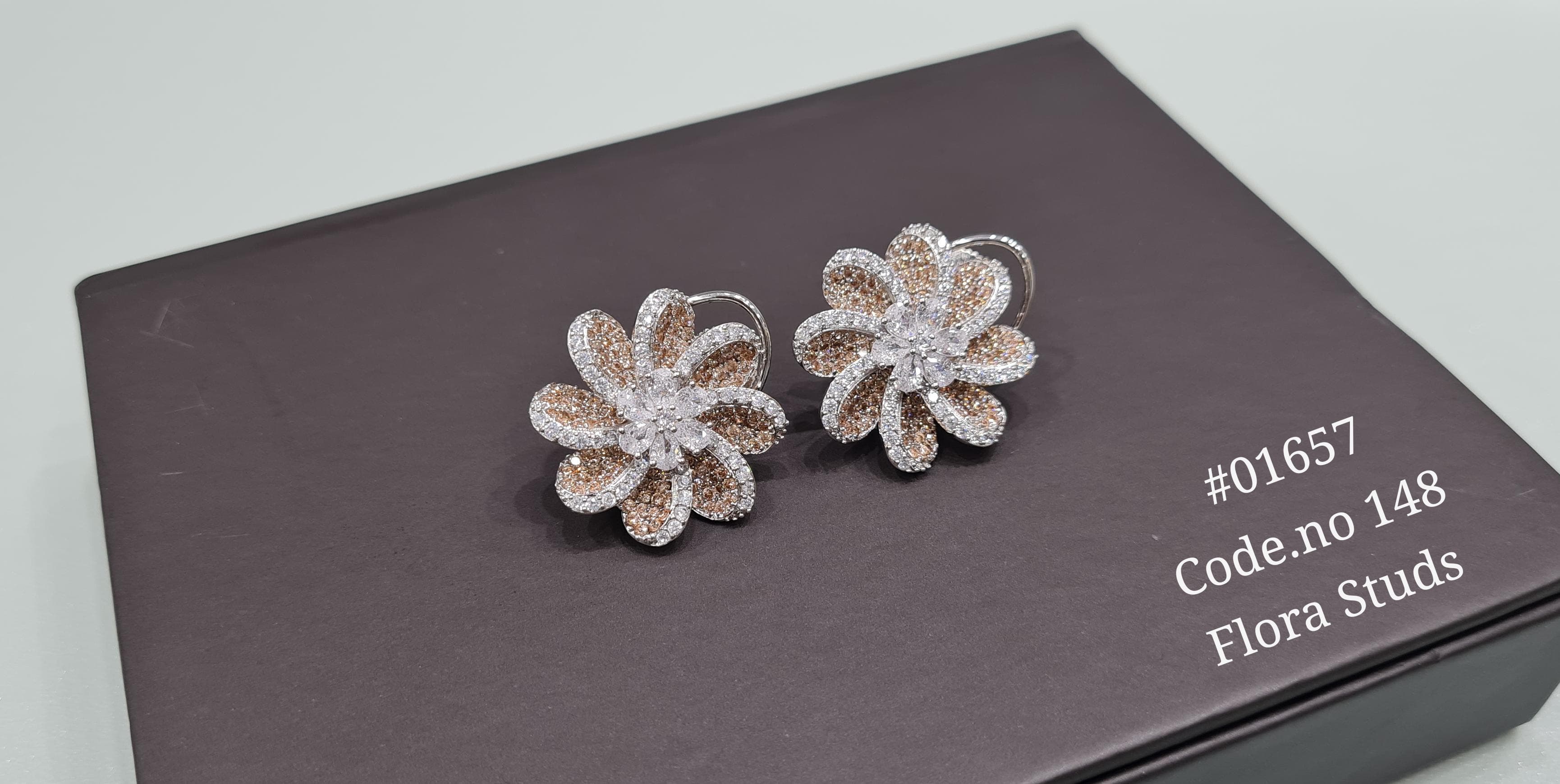 Cz Flower Studs 01657 - 3
