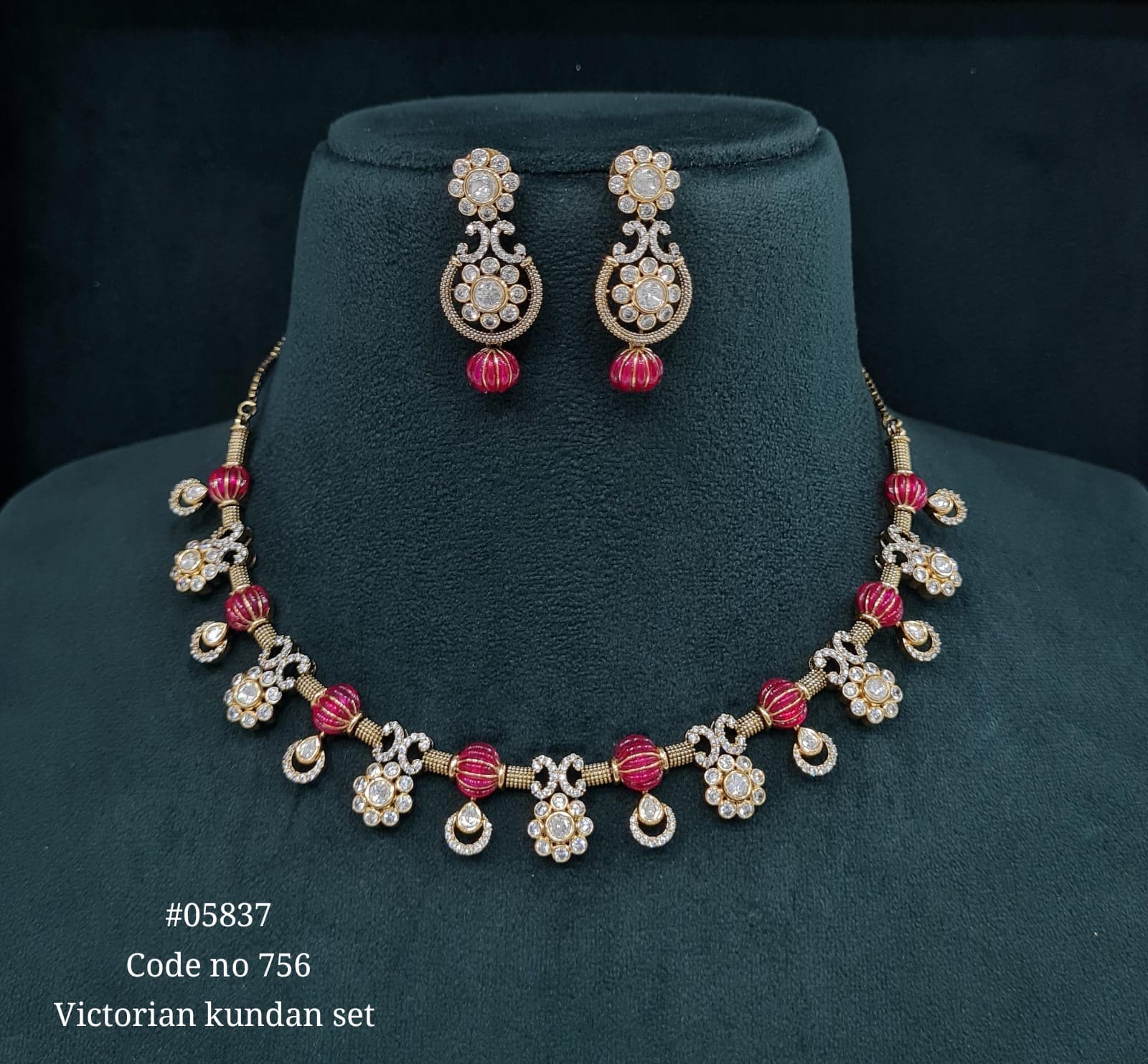 Kundan Necklace 05837 - 5