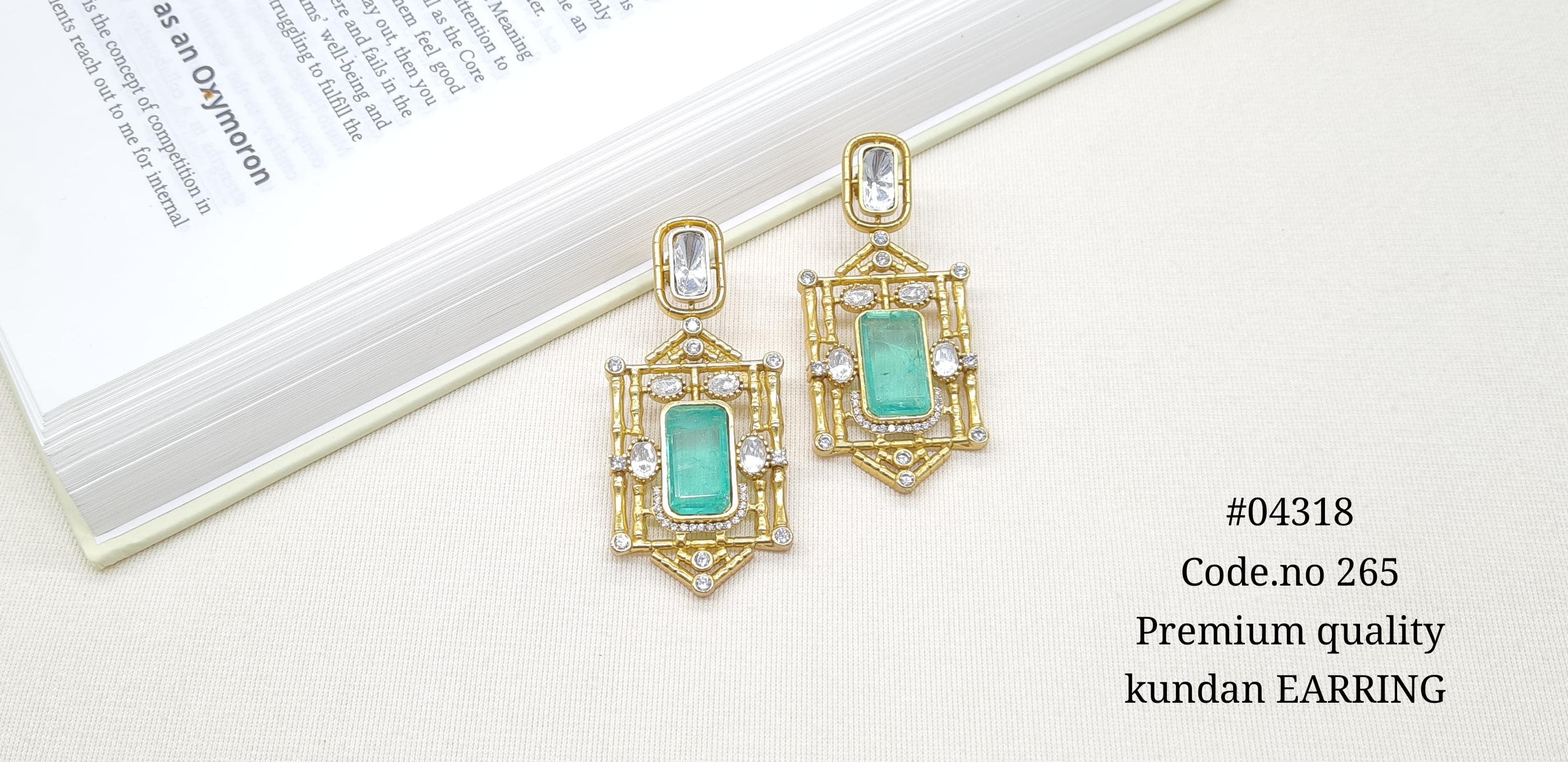 Kundan Earring 04318 - 3