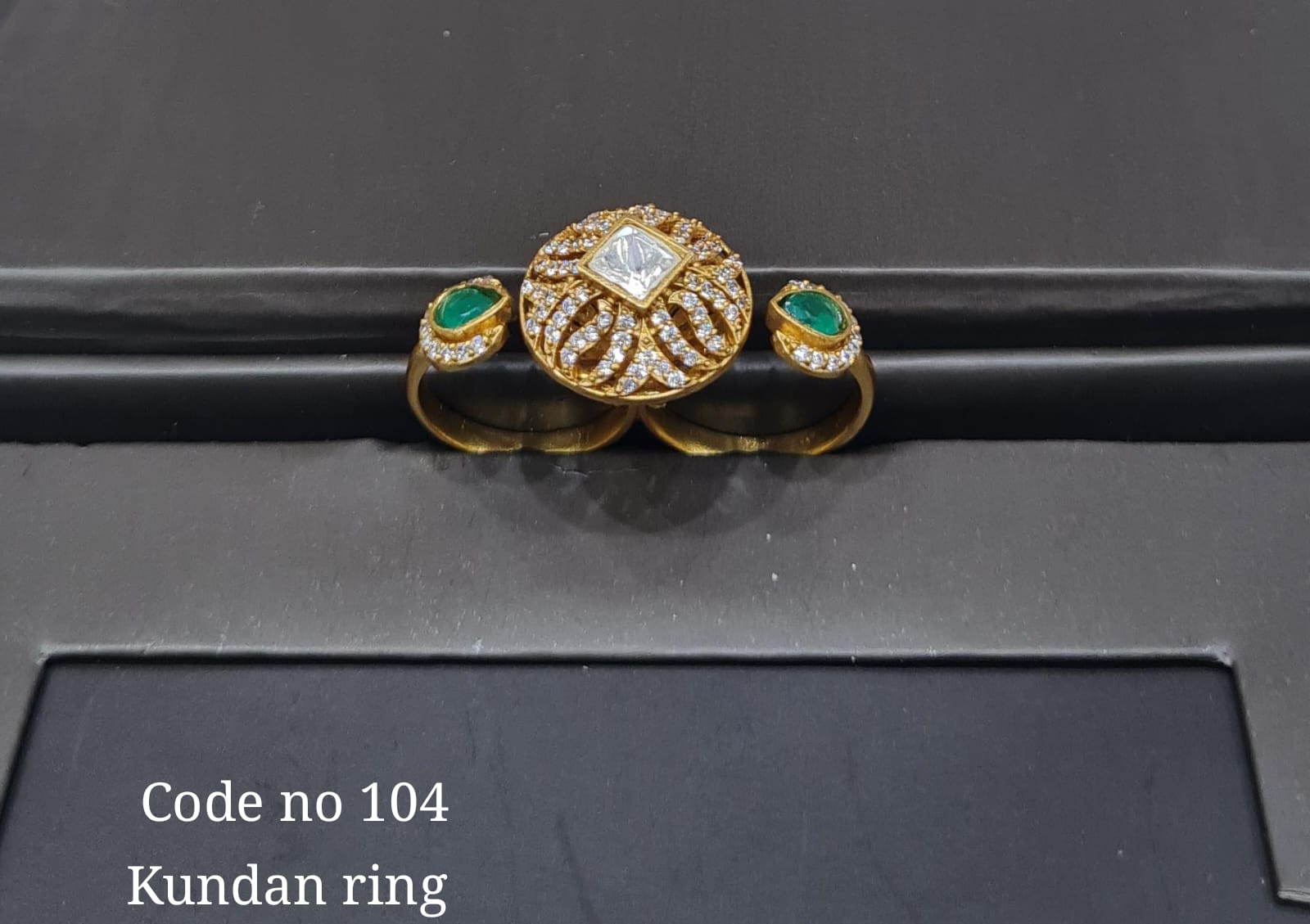 Kundan finger ring 00264