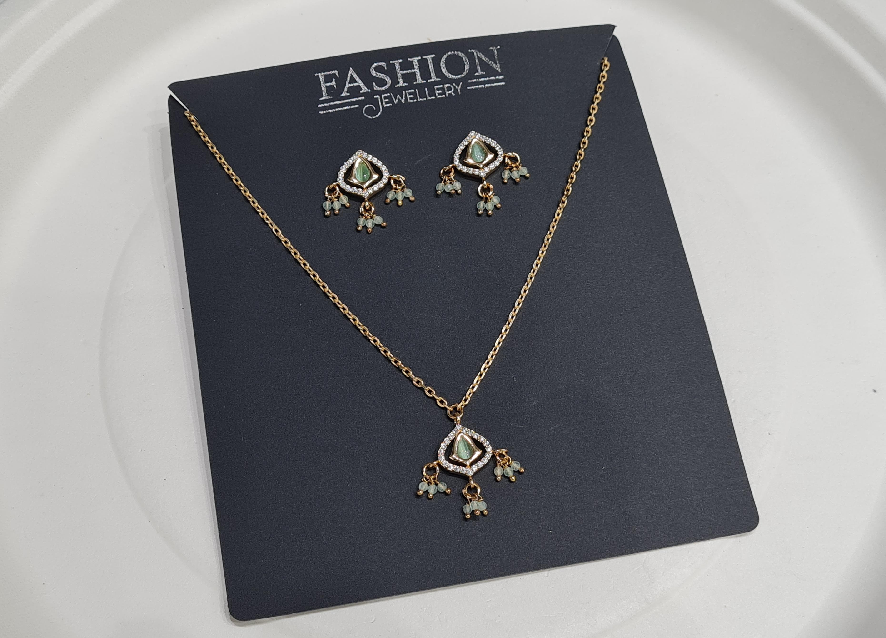 Kundan Pendant Set 01238 - 5