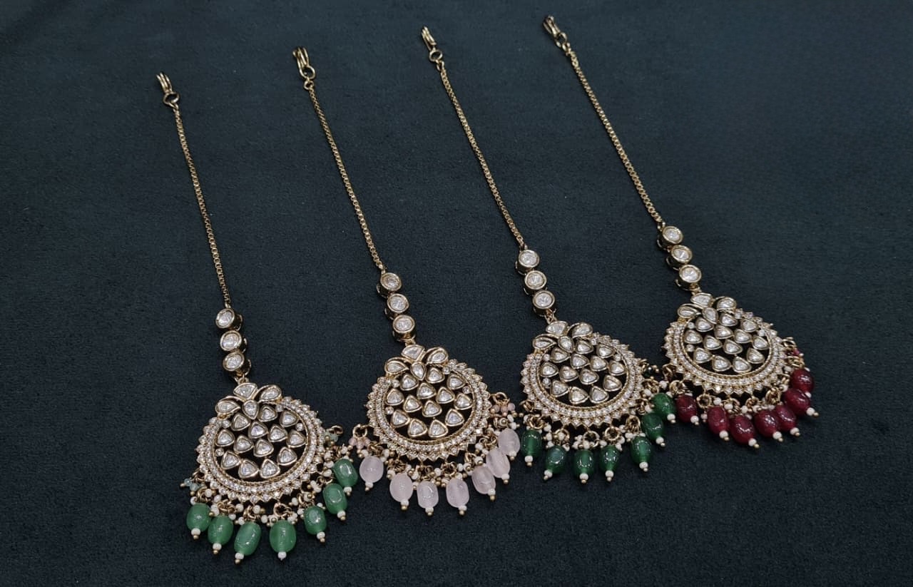 Kundan Tikka 07934 - 3