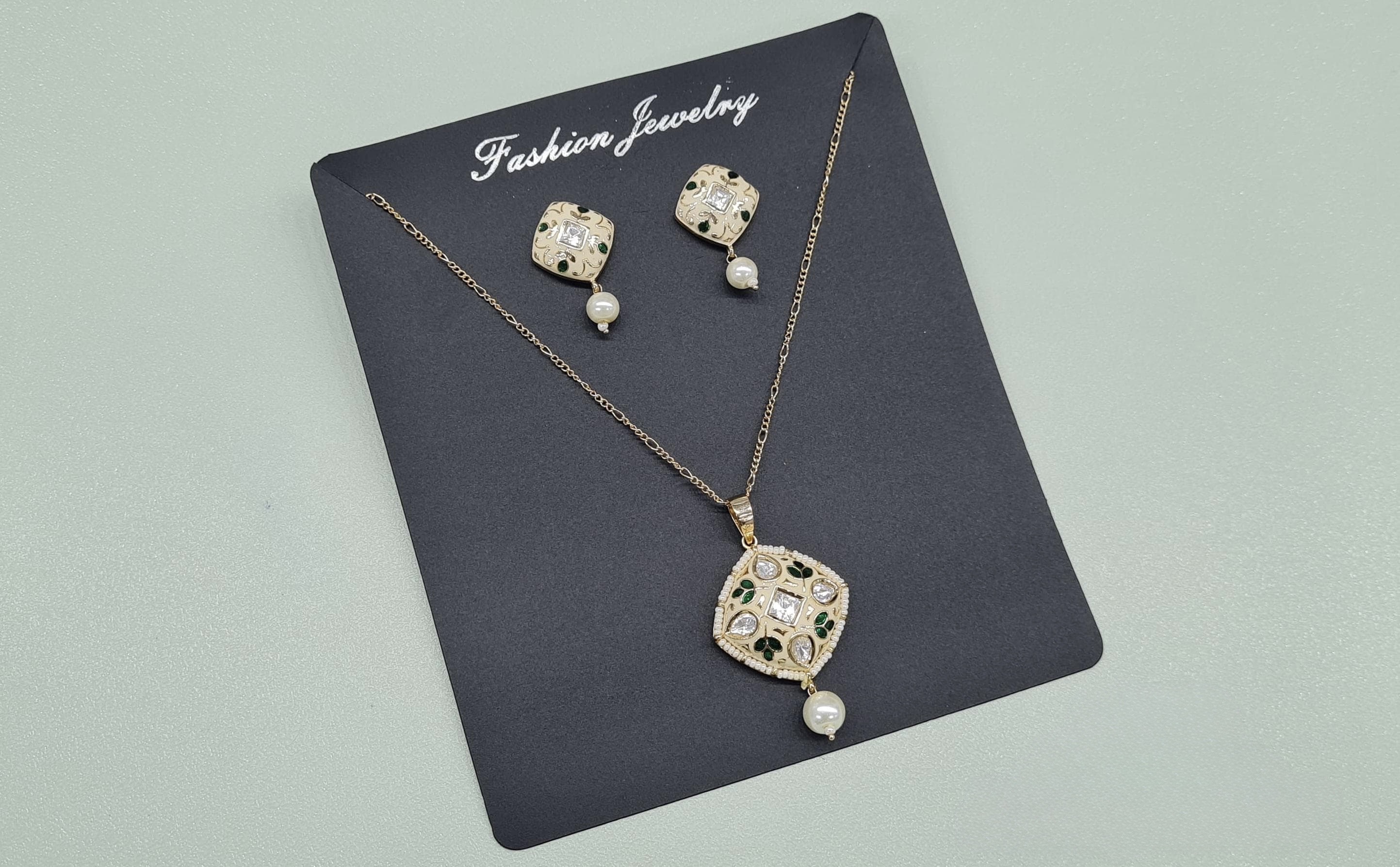 Kundan Pendant 08702 - 6
