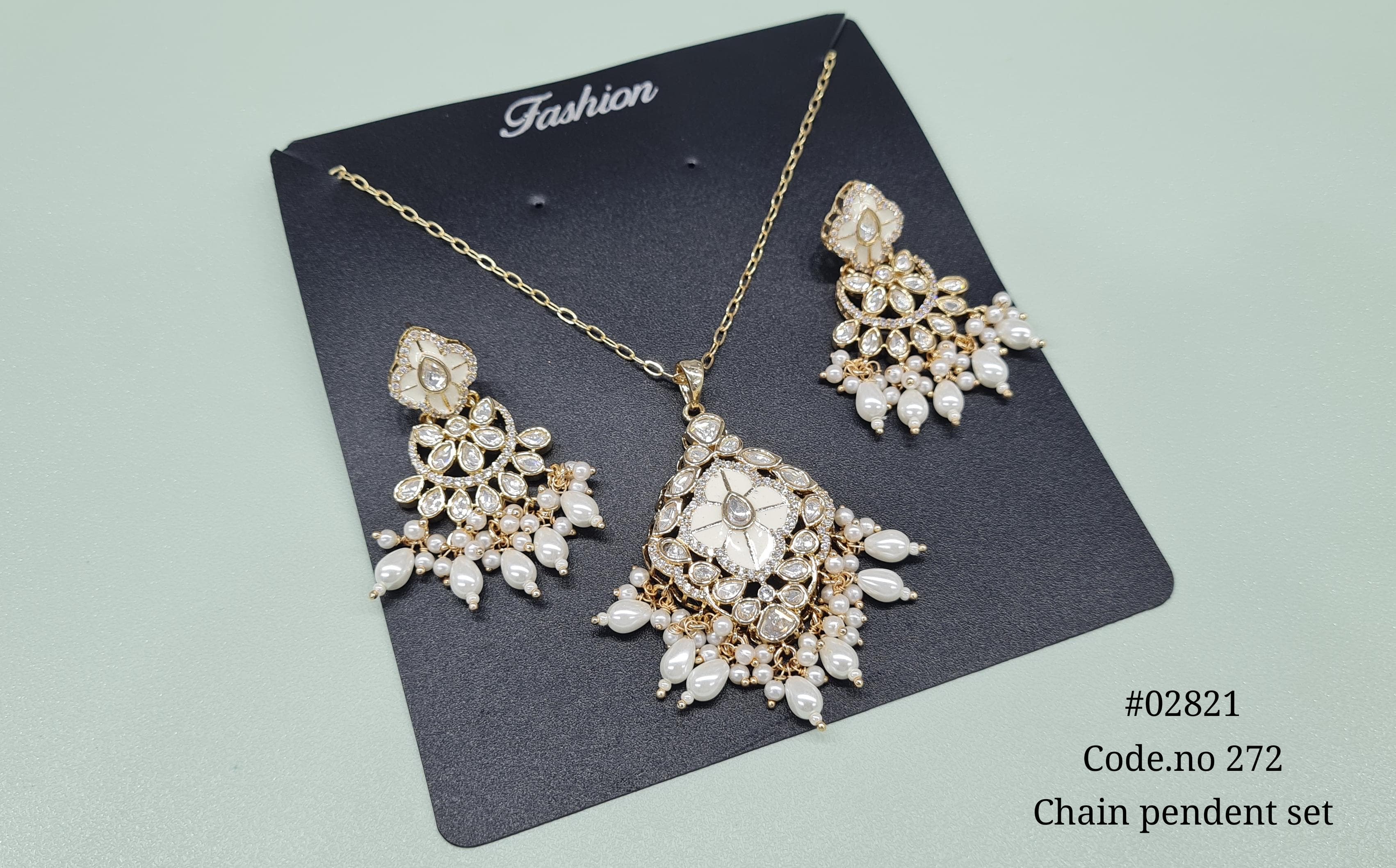 Kundan pendant 02821 - 3