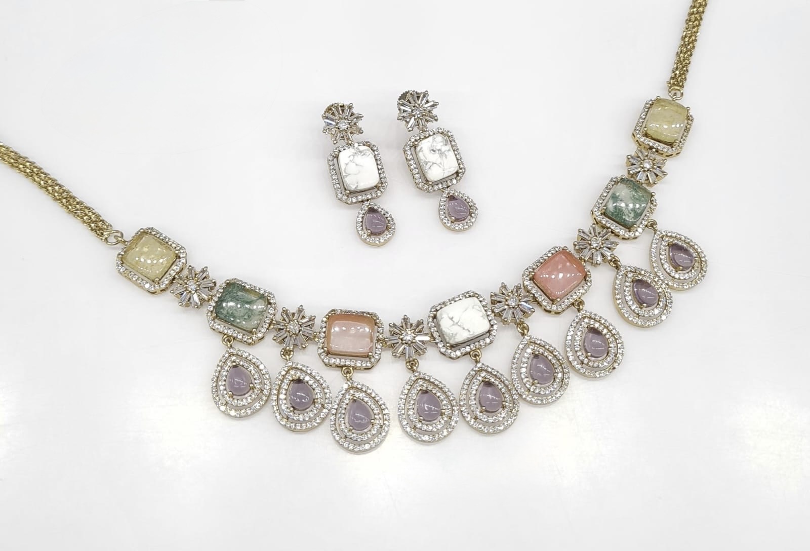 Sabyasachi Necklace 08724 - 19