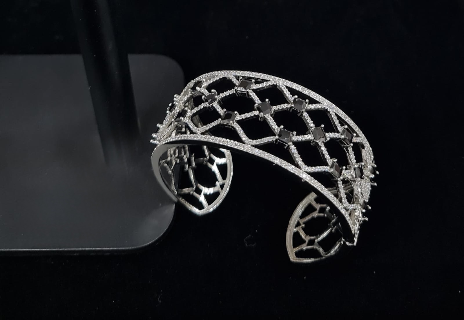 Zarina Mesh Cuff 08245 - 3