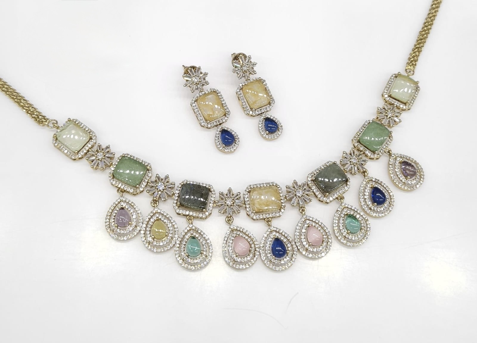 Sabyasachi Necklace 08724 - 11