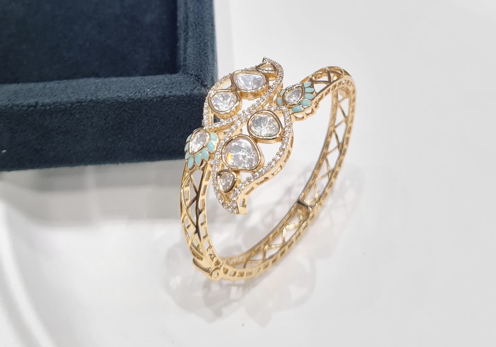 Kundan Kada 07979 - 4