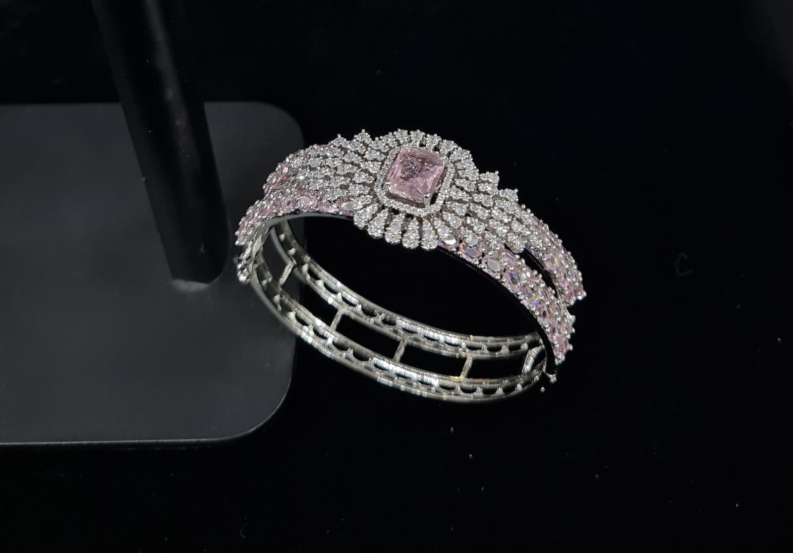 Royal Radiance Cuff 08246 - 6