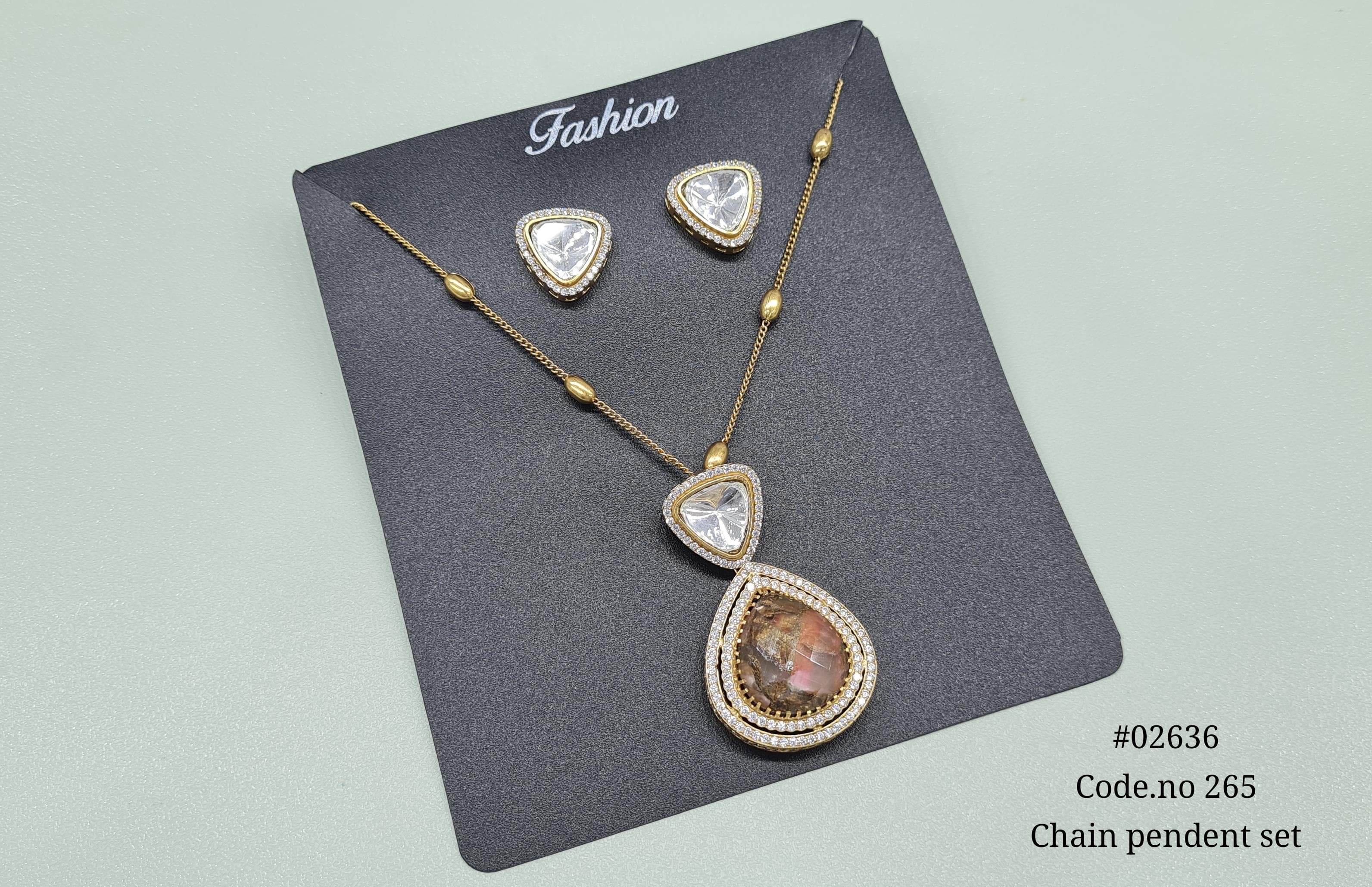 Kundan Pendant 02636 - 5