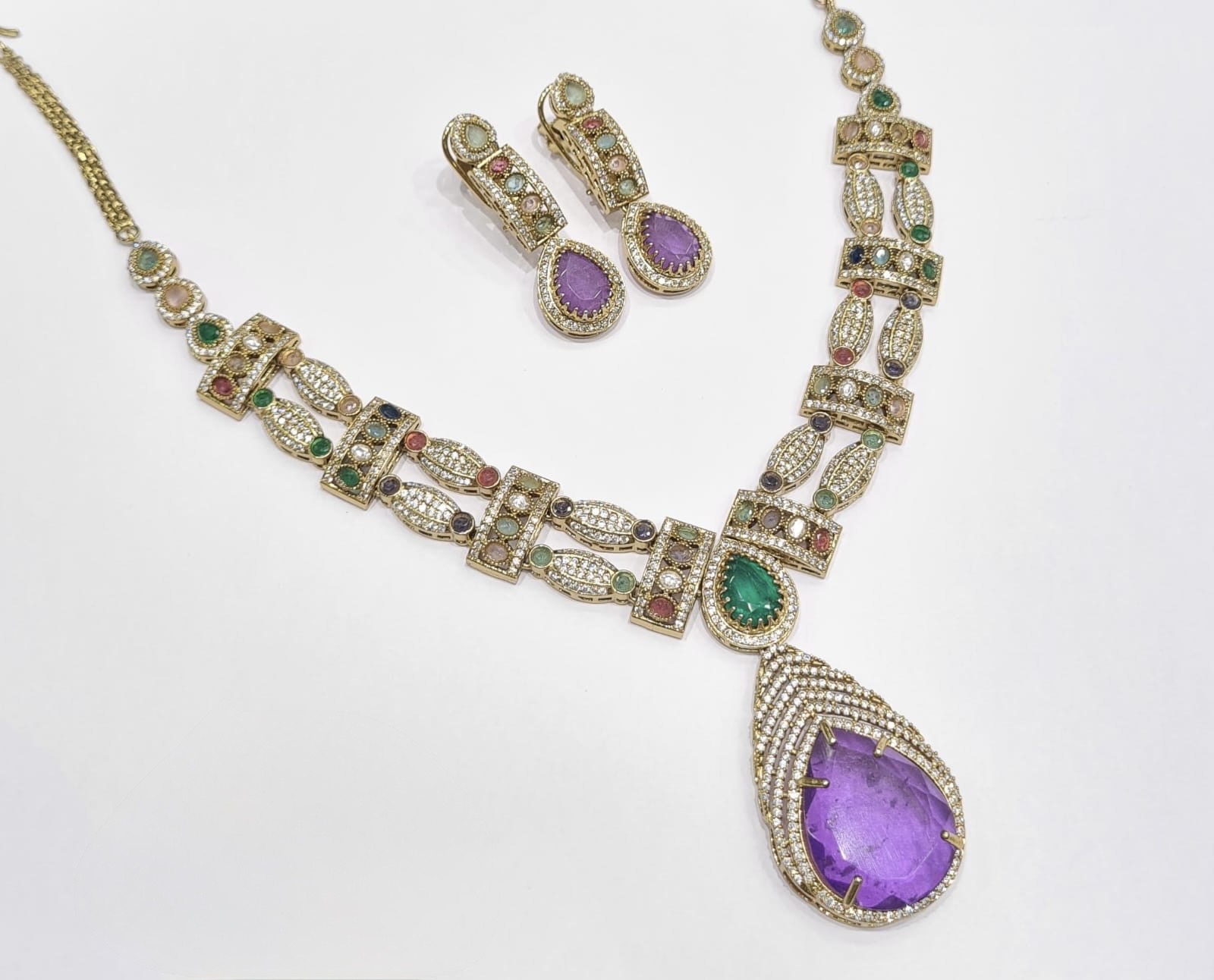 Sabyasachi Necklace 10313 - 2