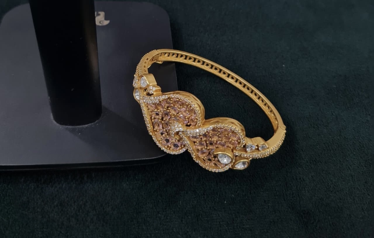 Kundan Kada 06179 - 3