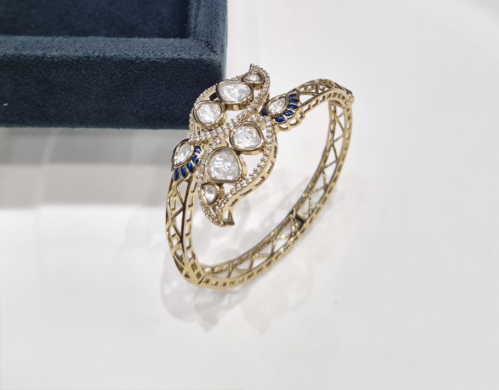 Kundan Kada 07979 - 7
