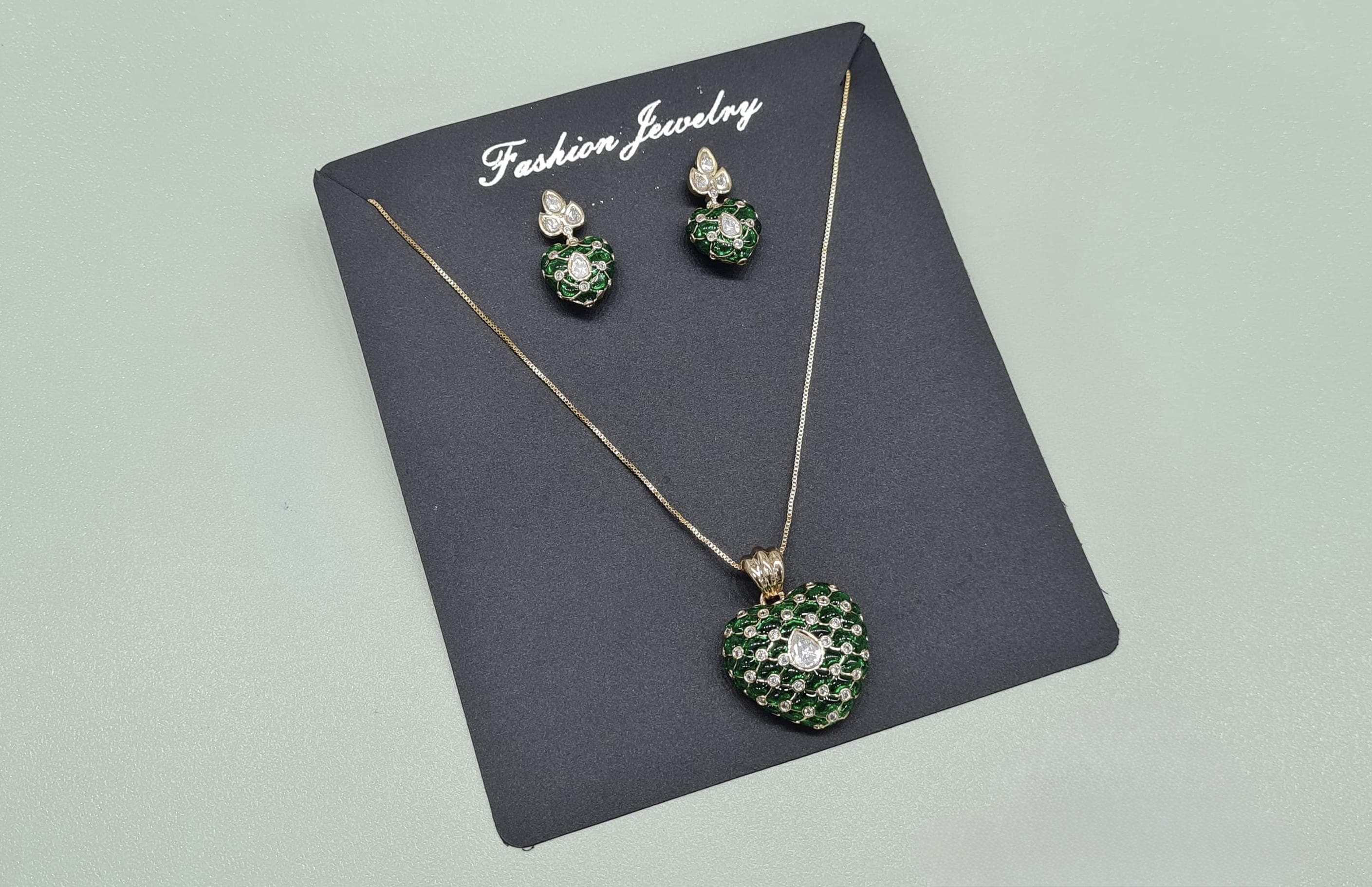 Kundan Strawberry Pendant 07913 - 3