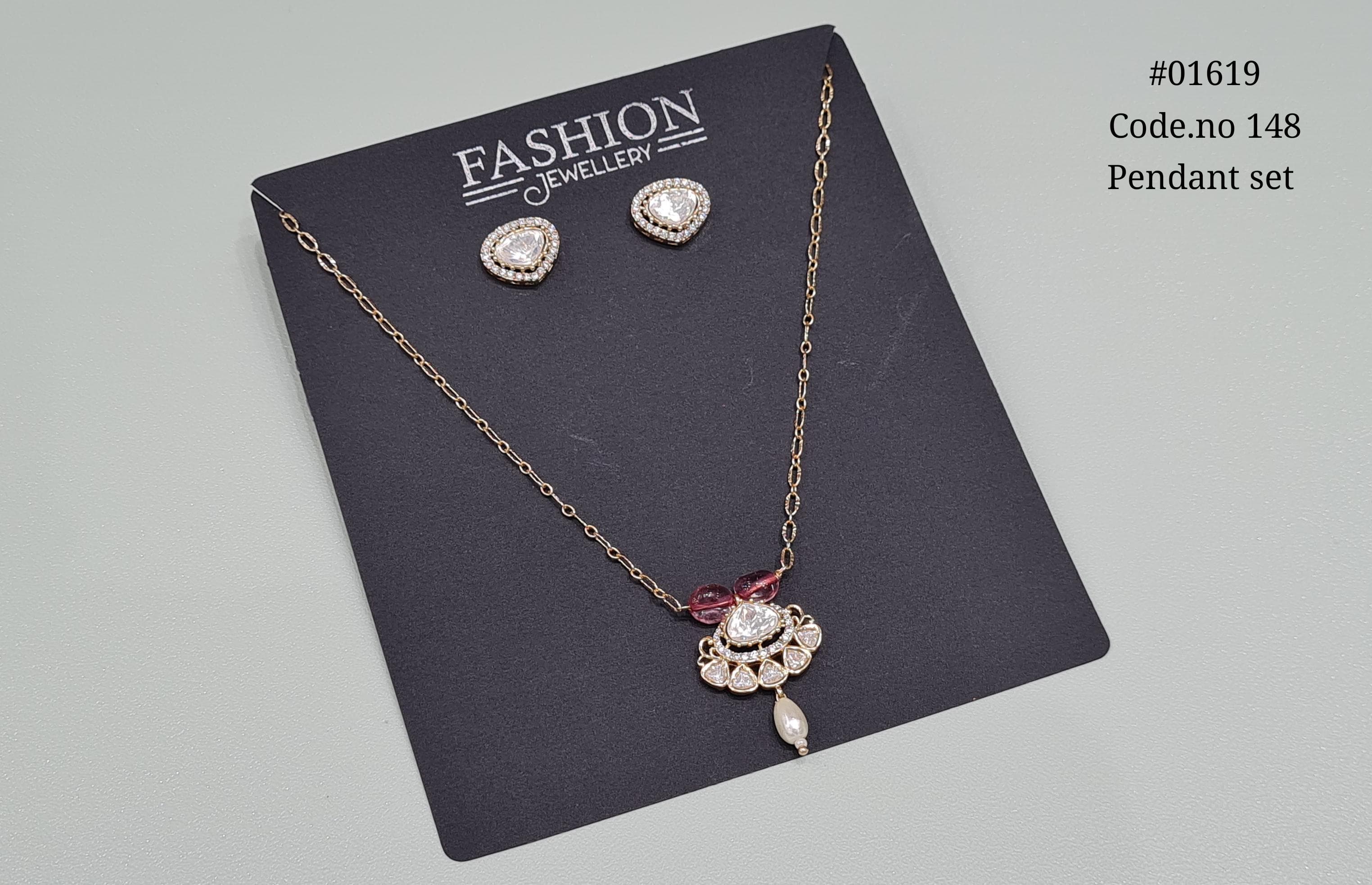 Kundan pendant 01619 - 4