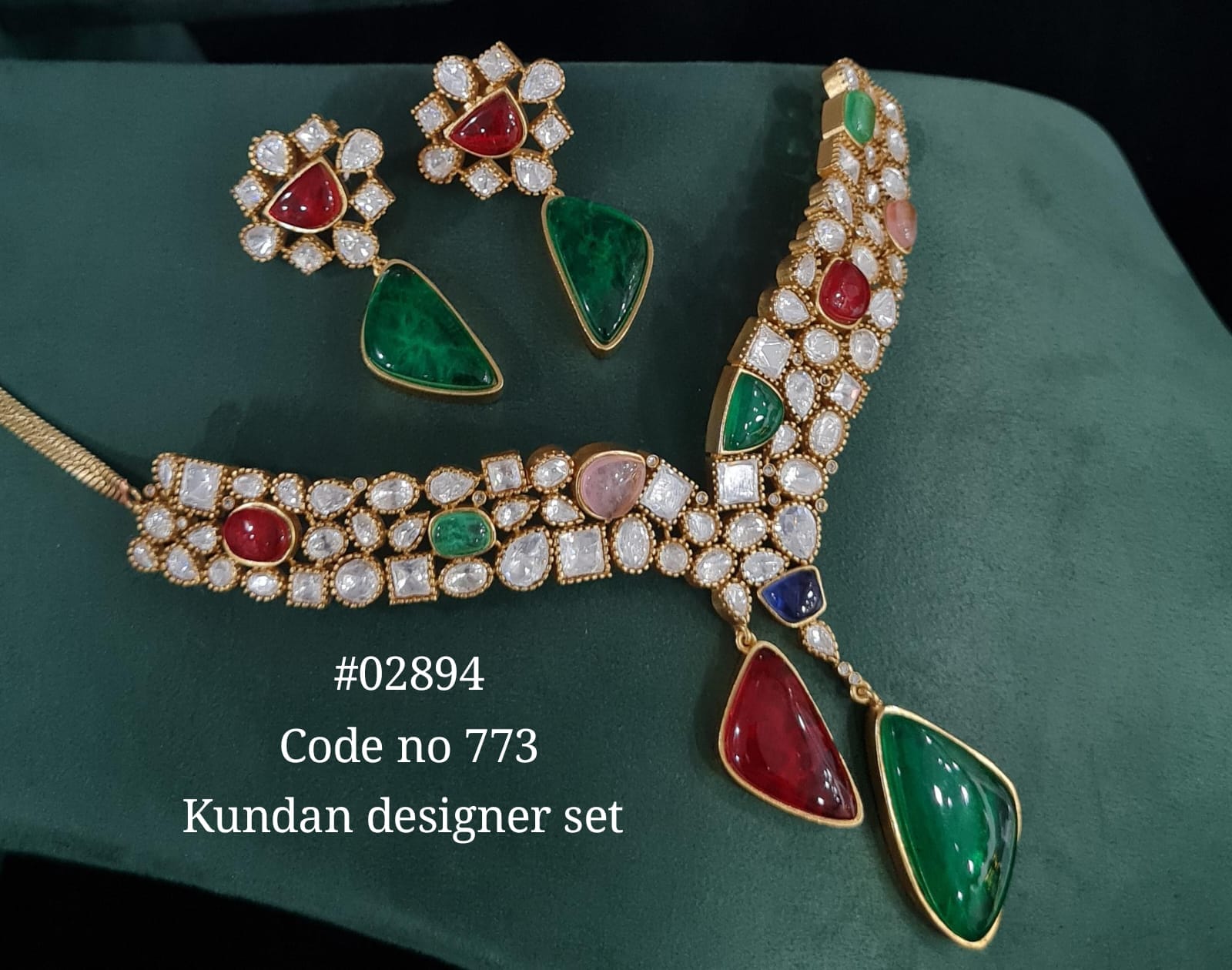 Kundan necklace 02894 - 5