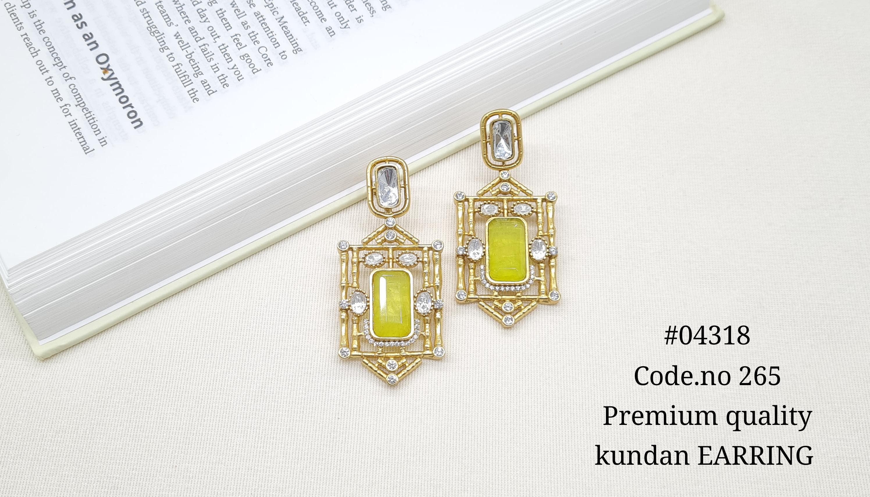 Kundan Earring 04318 - 6