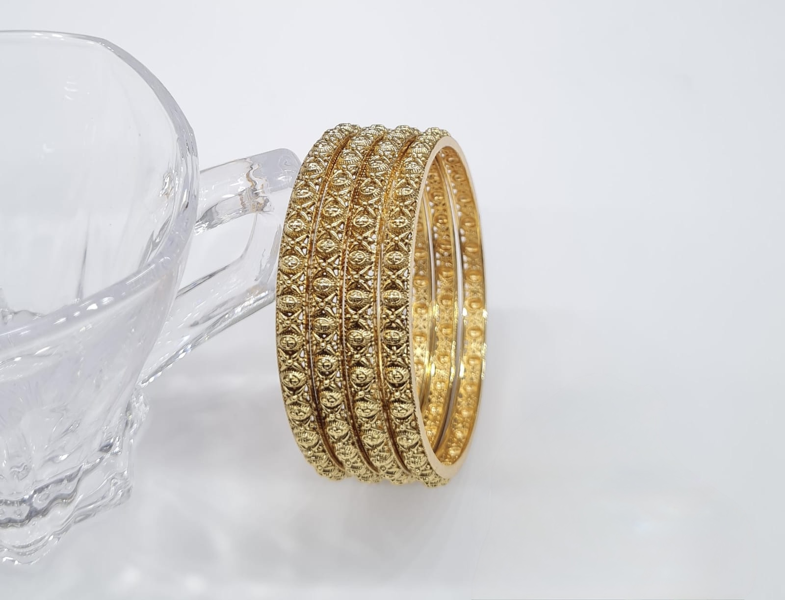 Antique Bangles 07401 - 2