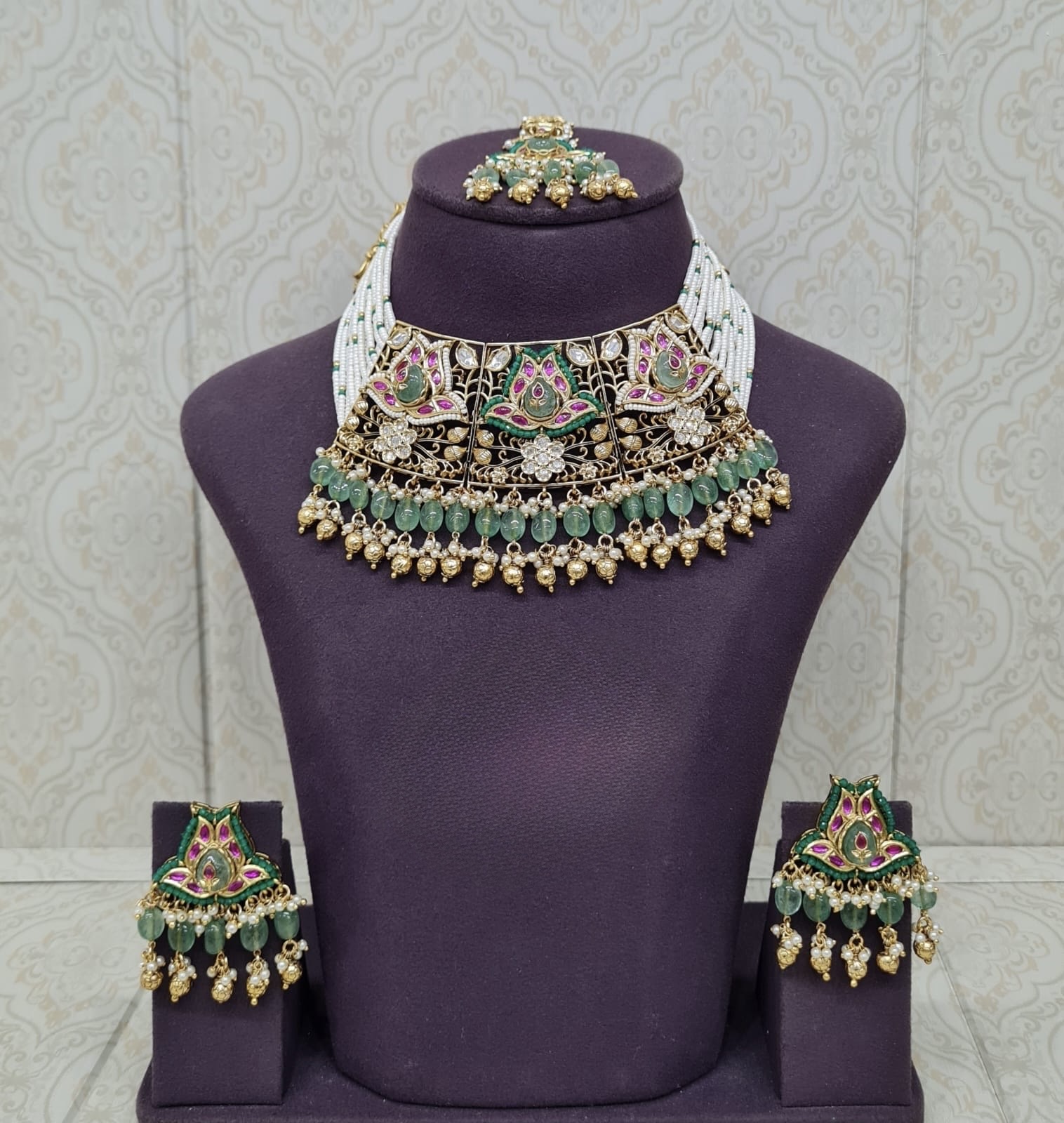 Heritage Necklace 11682 - 2