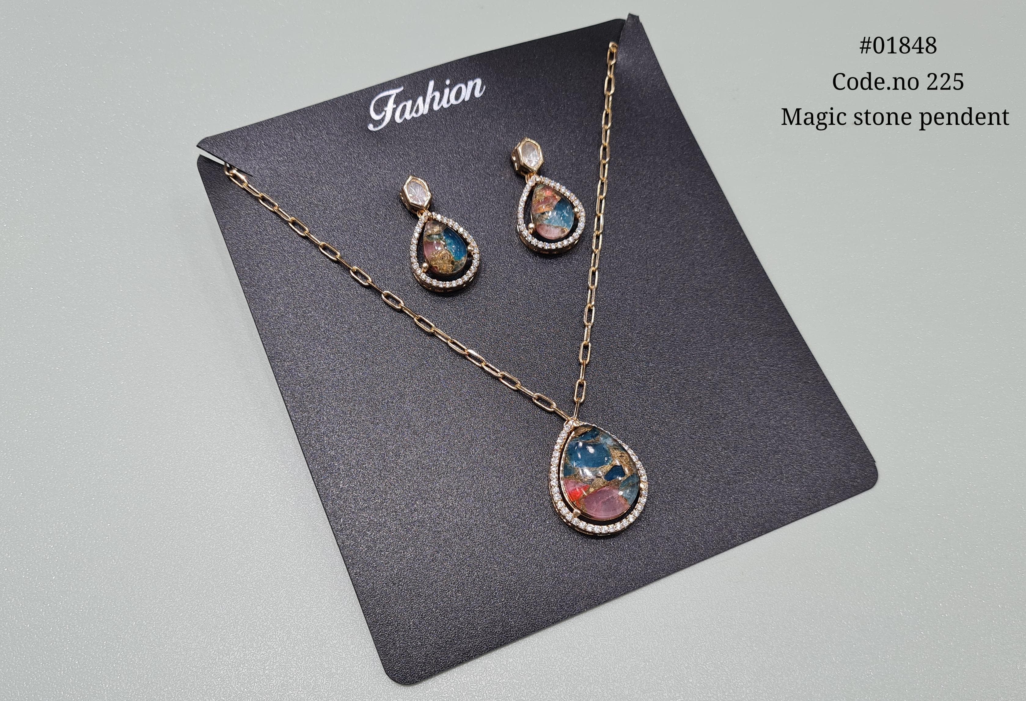 Magic Pendant 01846