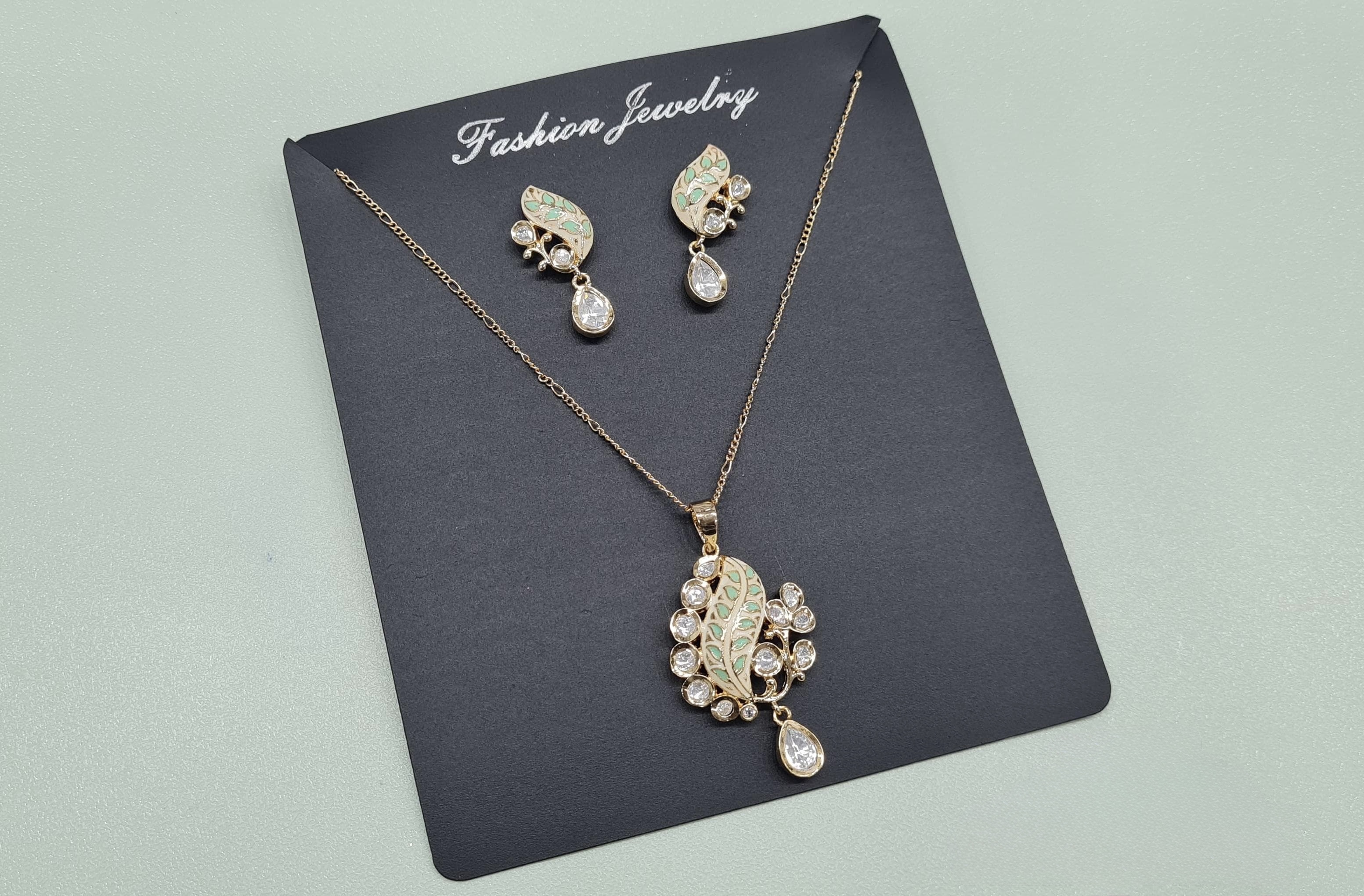 Kundan Pendant 08704 - 6