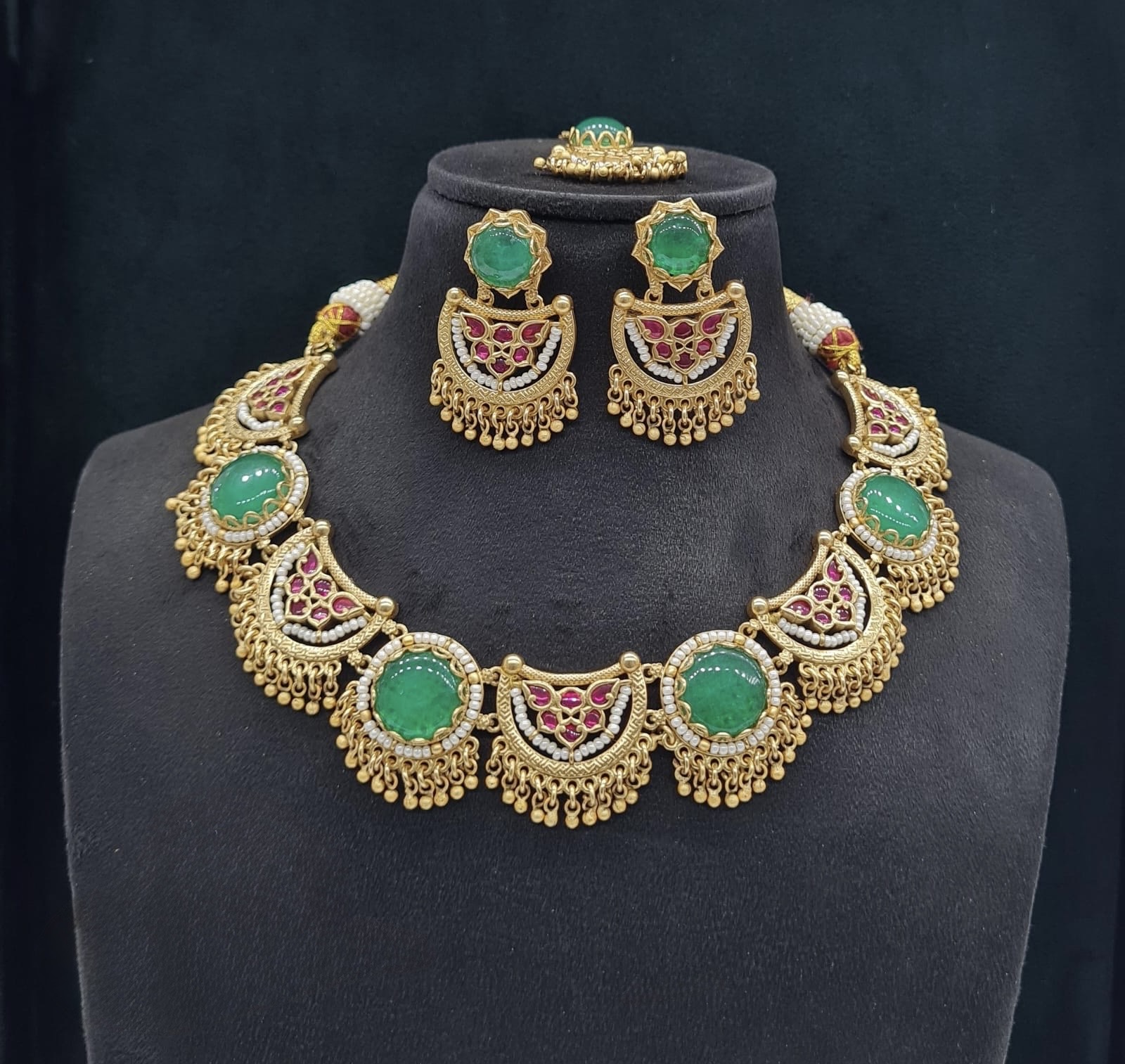 Heritage Necklace 06465