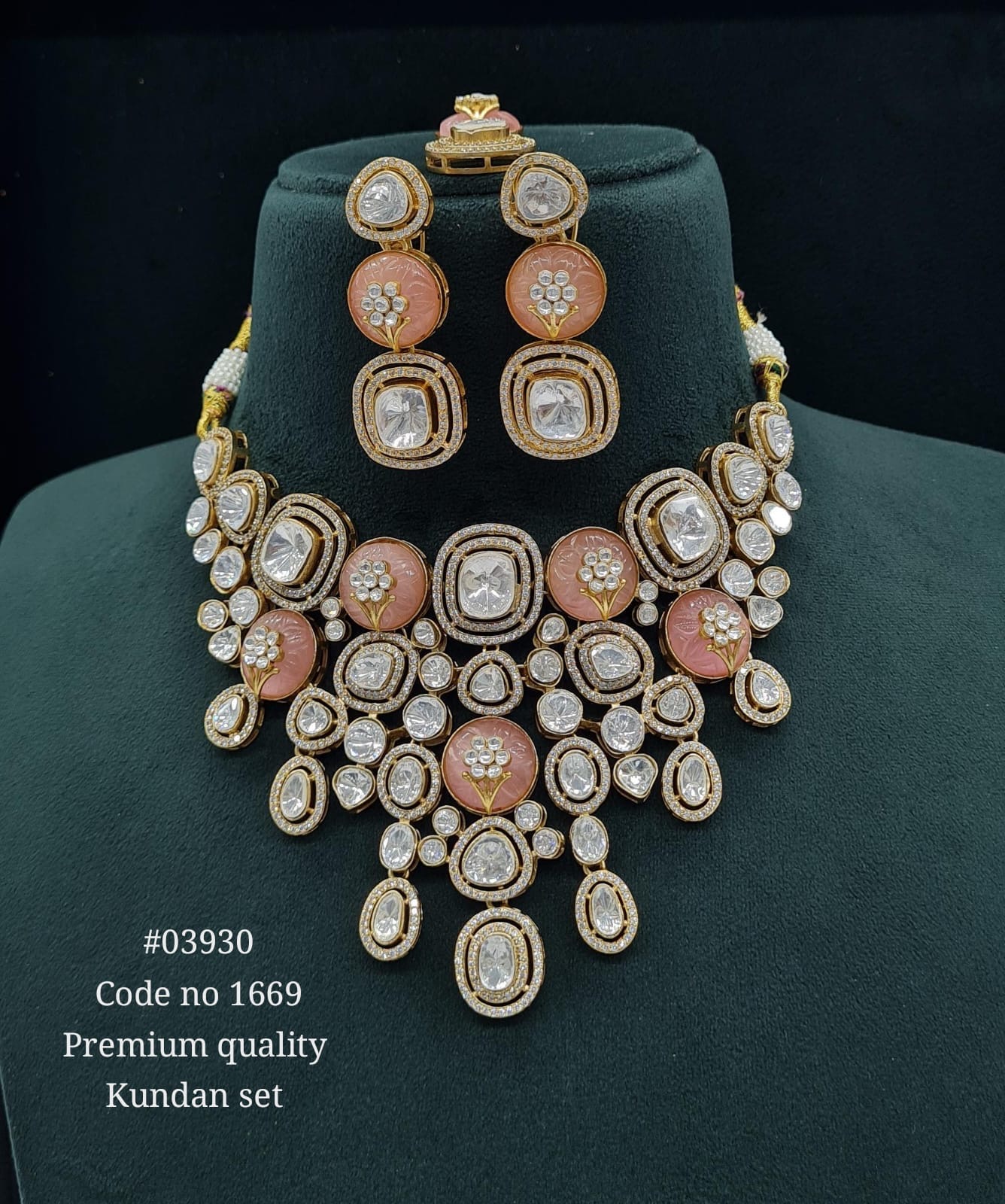 Kundan Bride Set 03930 - 5