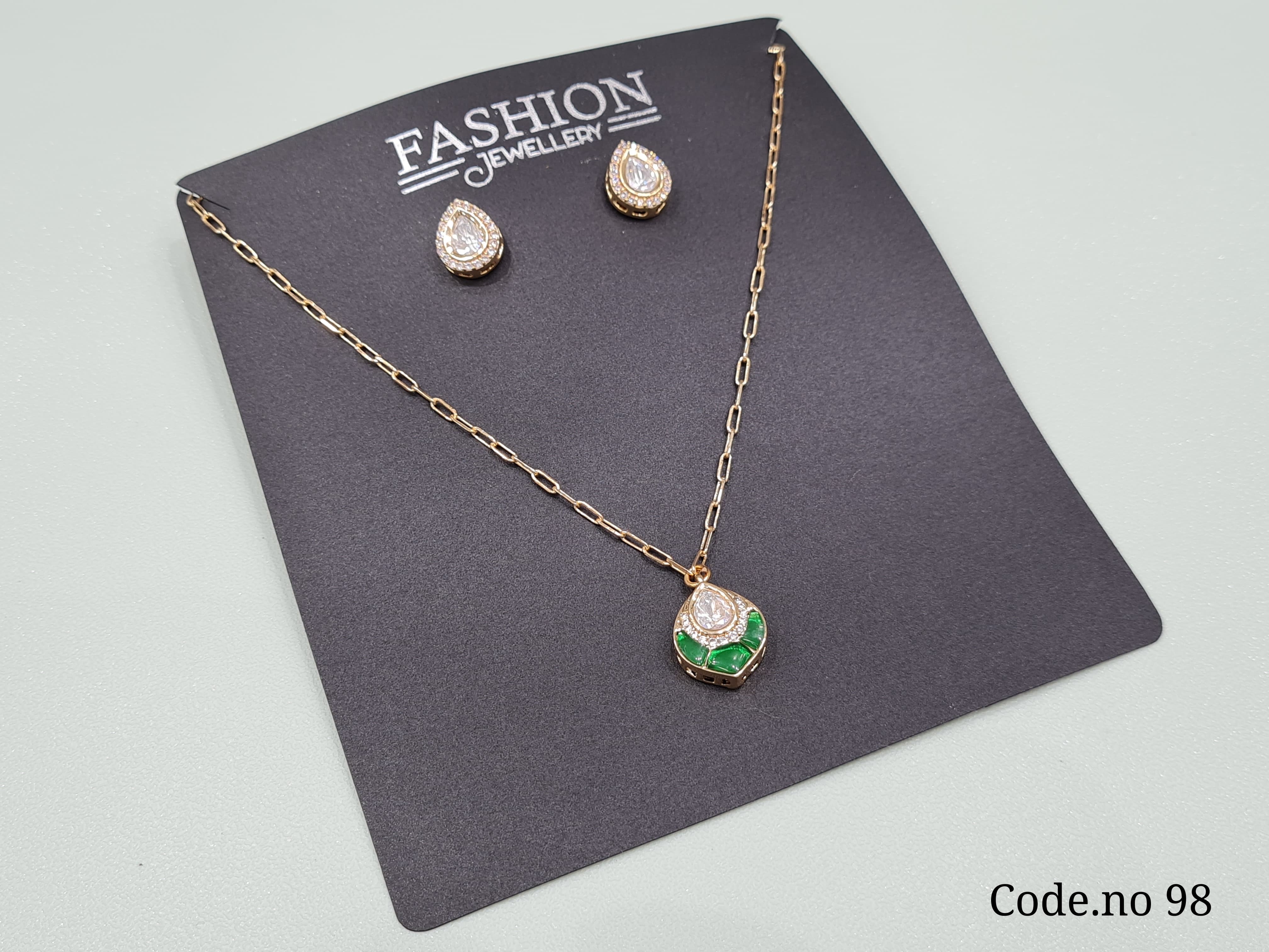 Kundan Pendant 03414