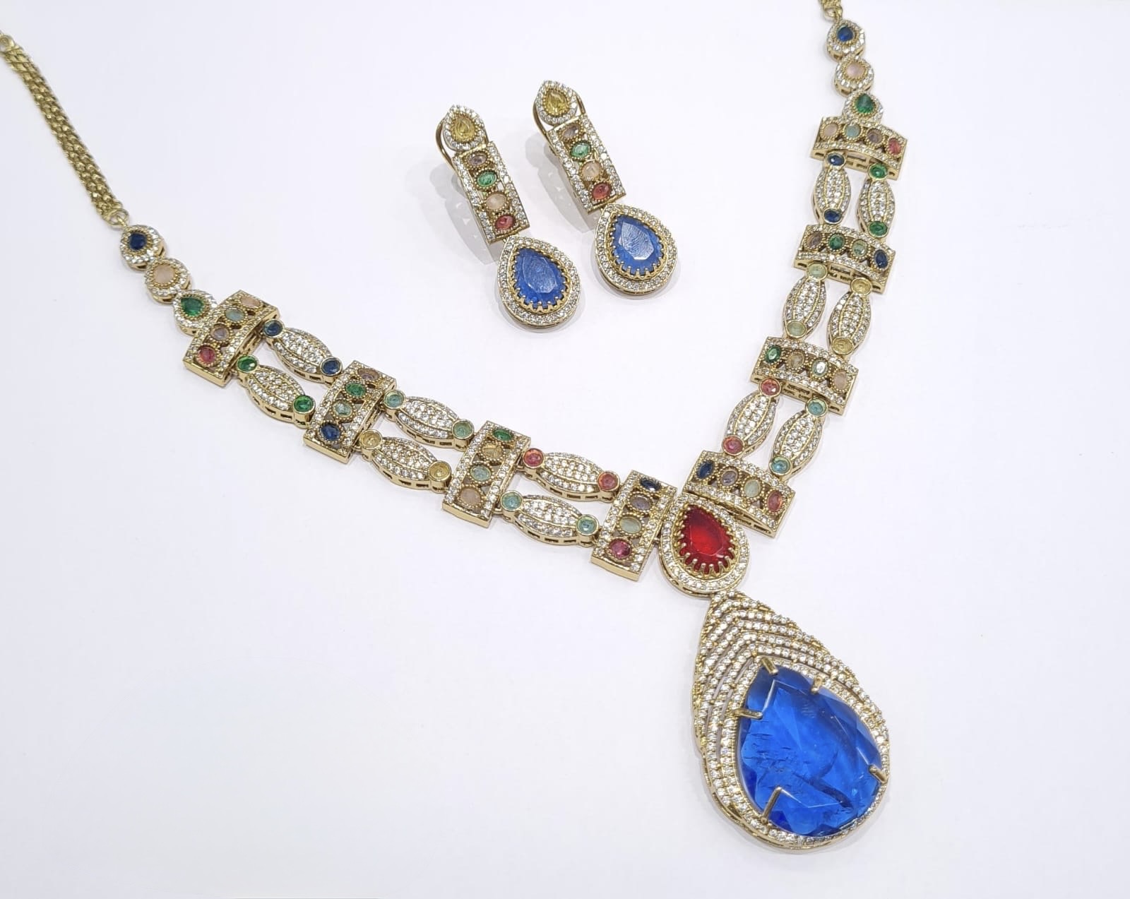 Sabyasachi Necklace 10313 - 5