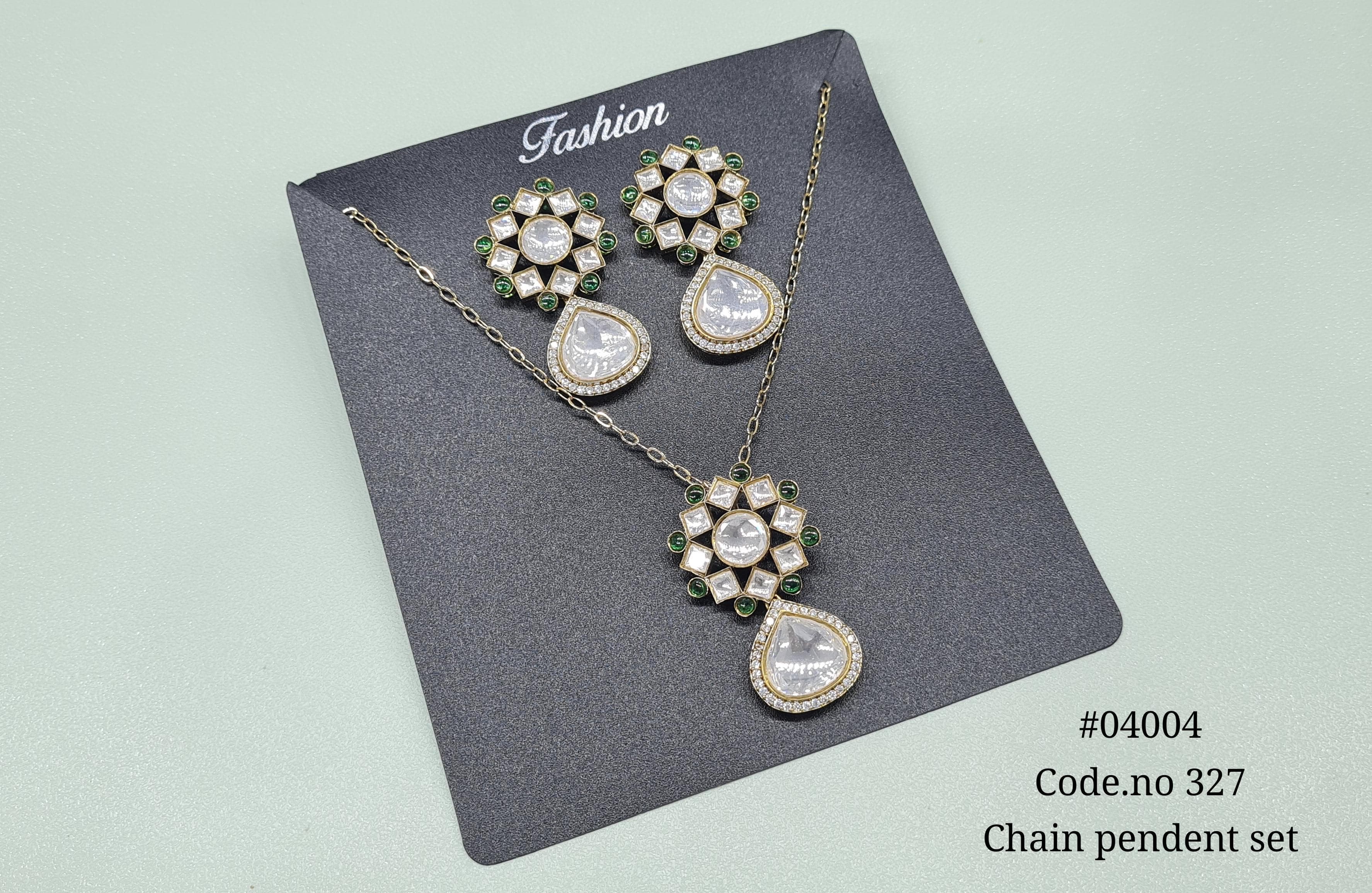 Kundan Pendant 04004 - 5