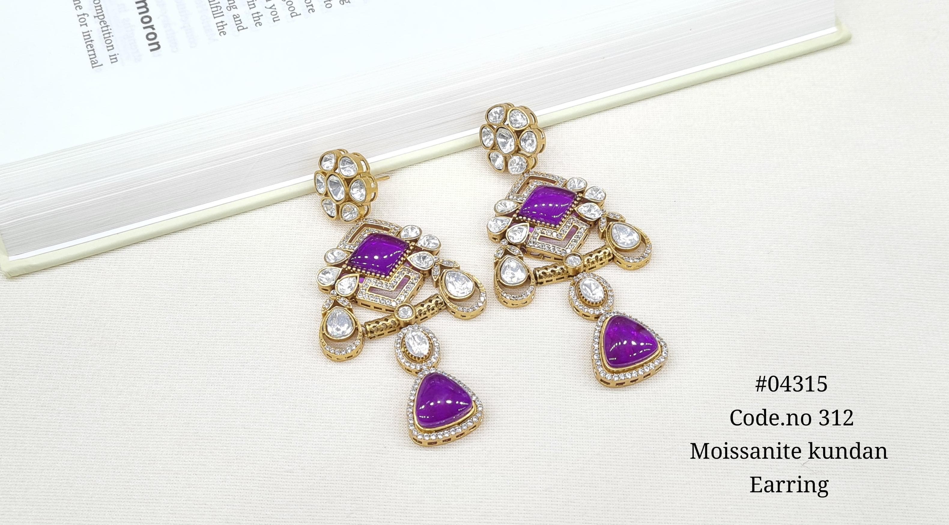 Kundan Earring 04315 - 8