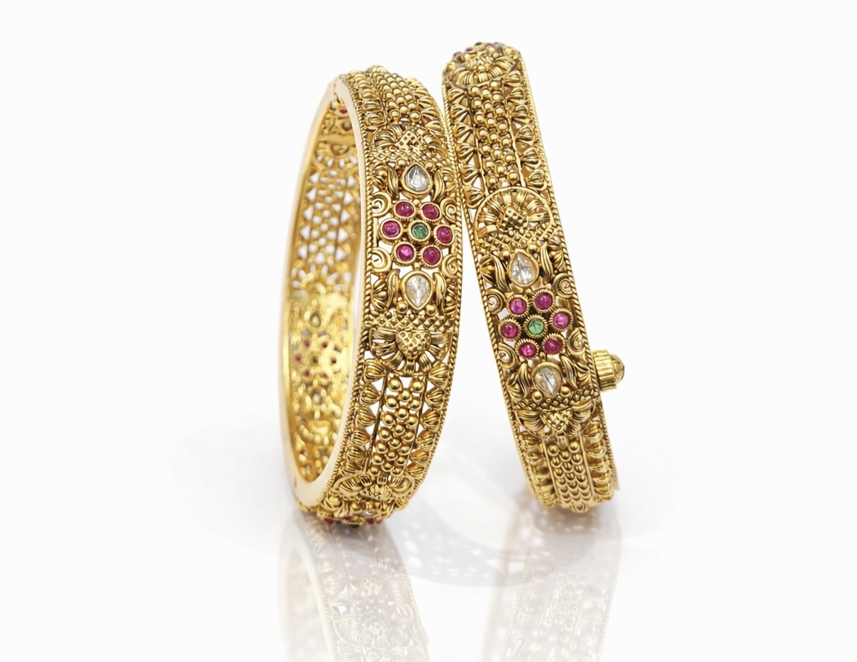 Antique Bangles 04682