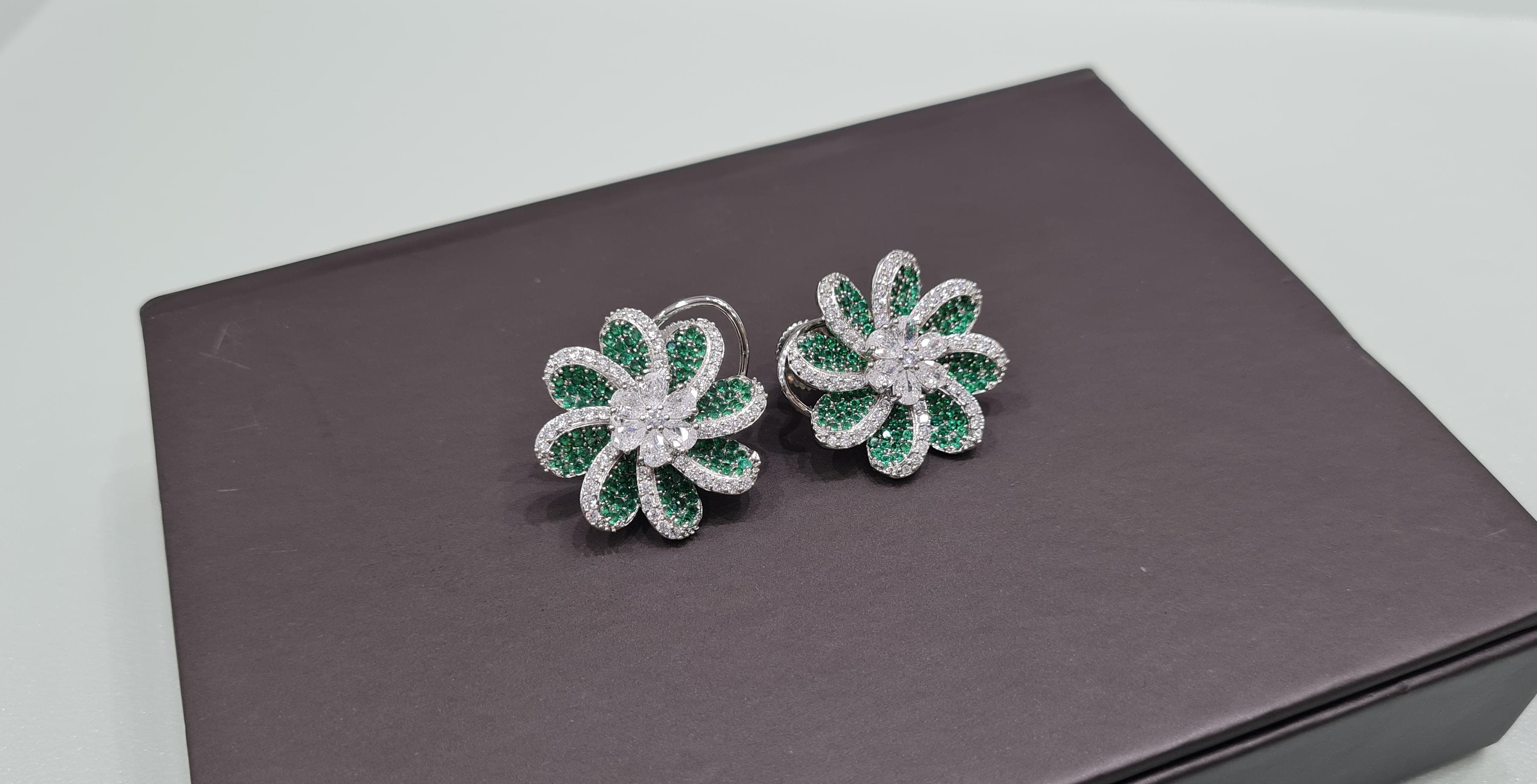 Cz Flower Studs 01657