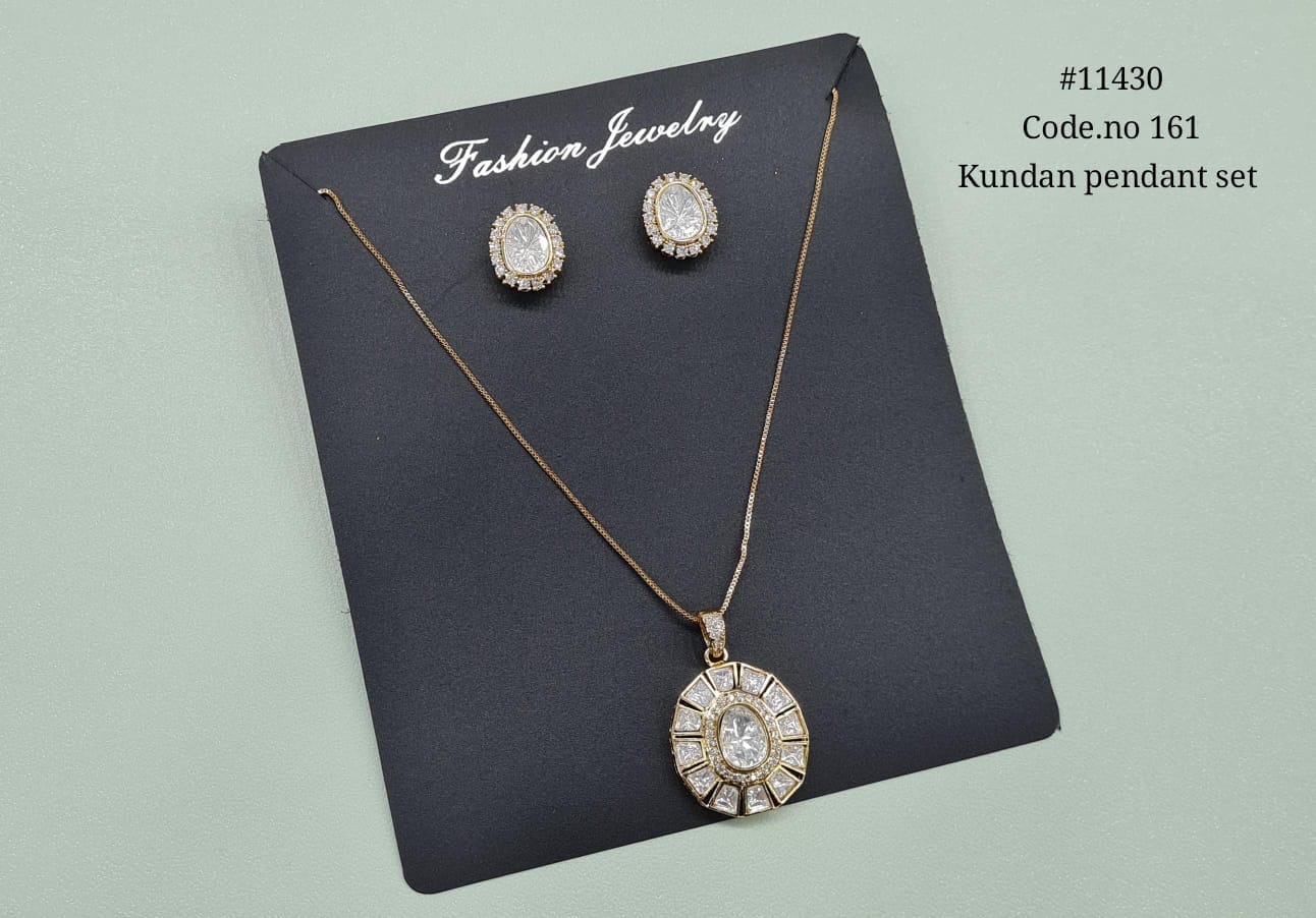 Kundan Pendant 11239 - 2