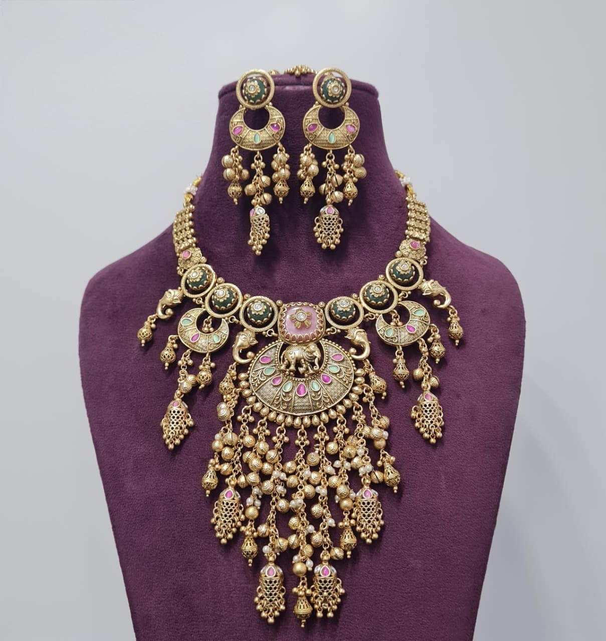 Heritage Necklace 07434 - 3