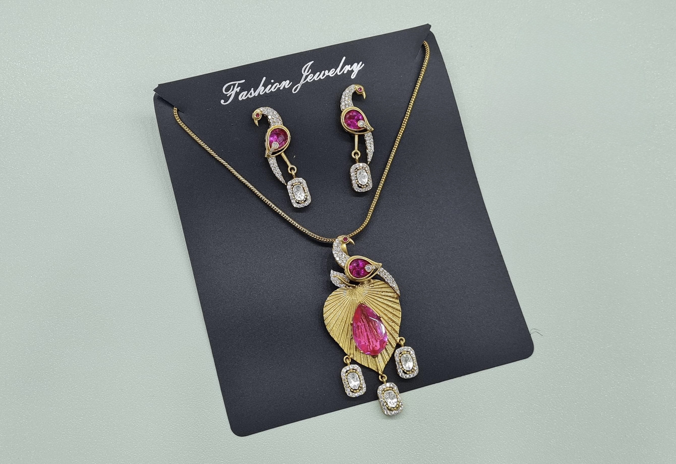 Kundan Pendant 11239 - 5