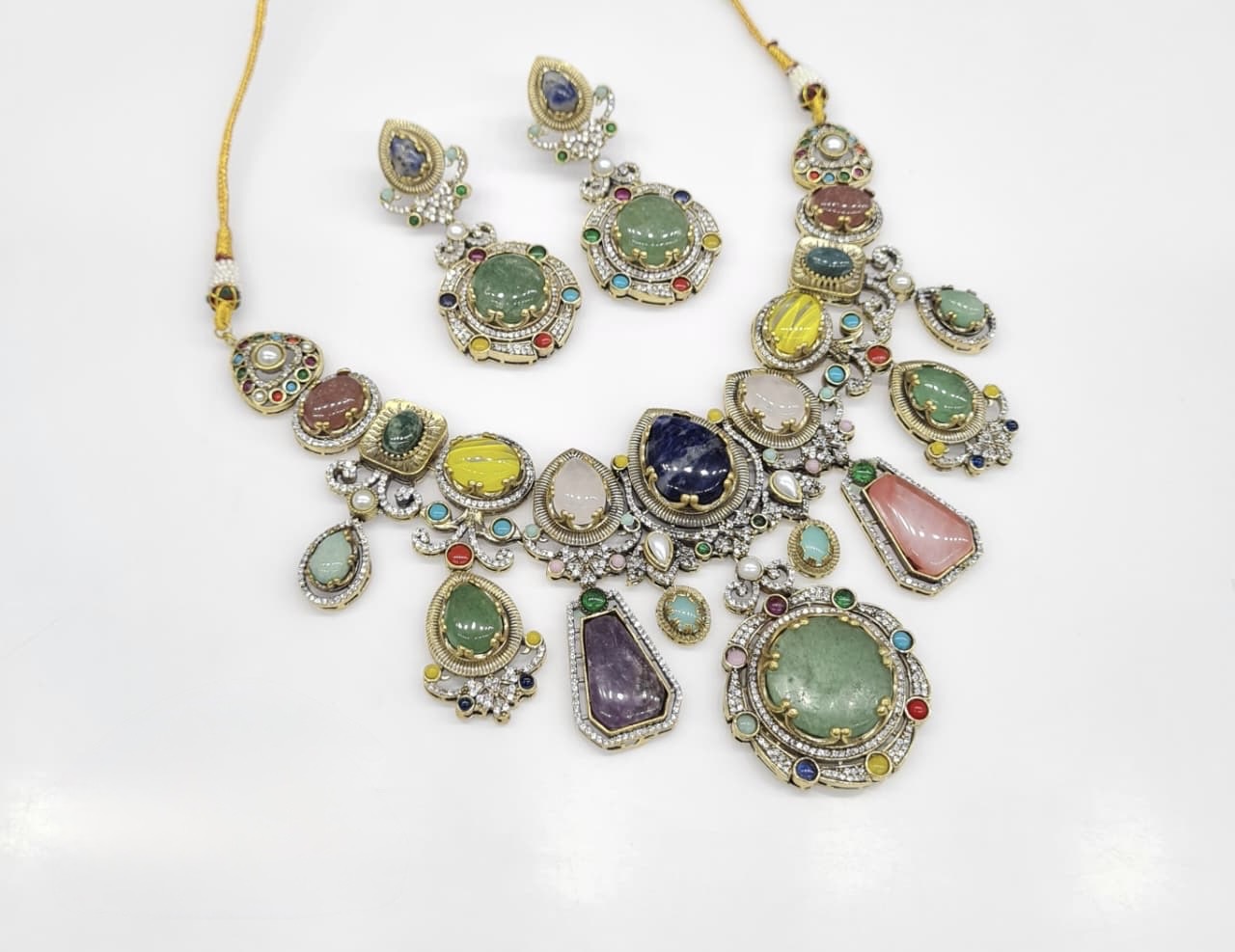 Sabyasachi Necklace 07703 - 3